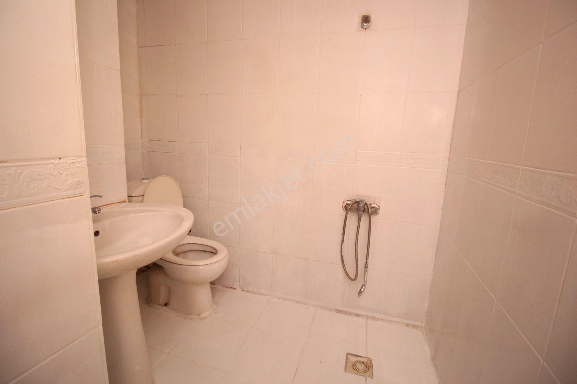 Emre Emlaktan Elvankent'te Ön Cephe Köşe Bina Çarşı İçi 2+1 Kiralık Daire - Görsel 22