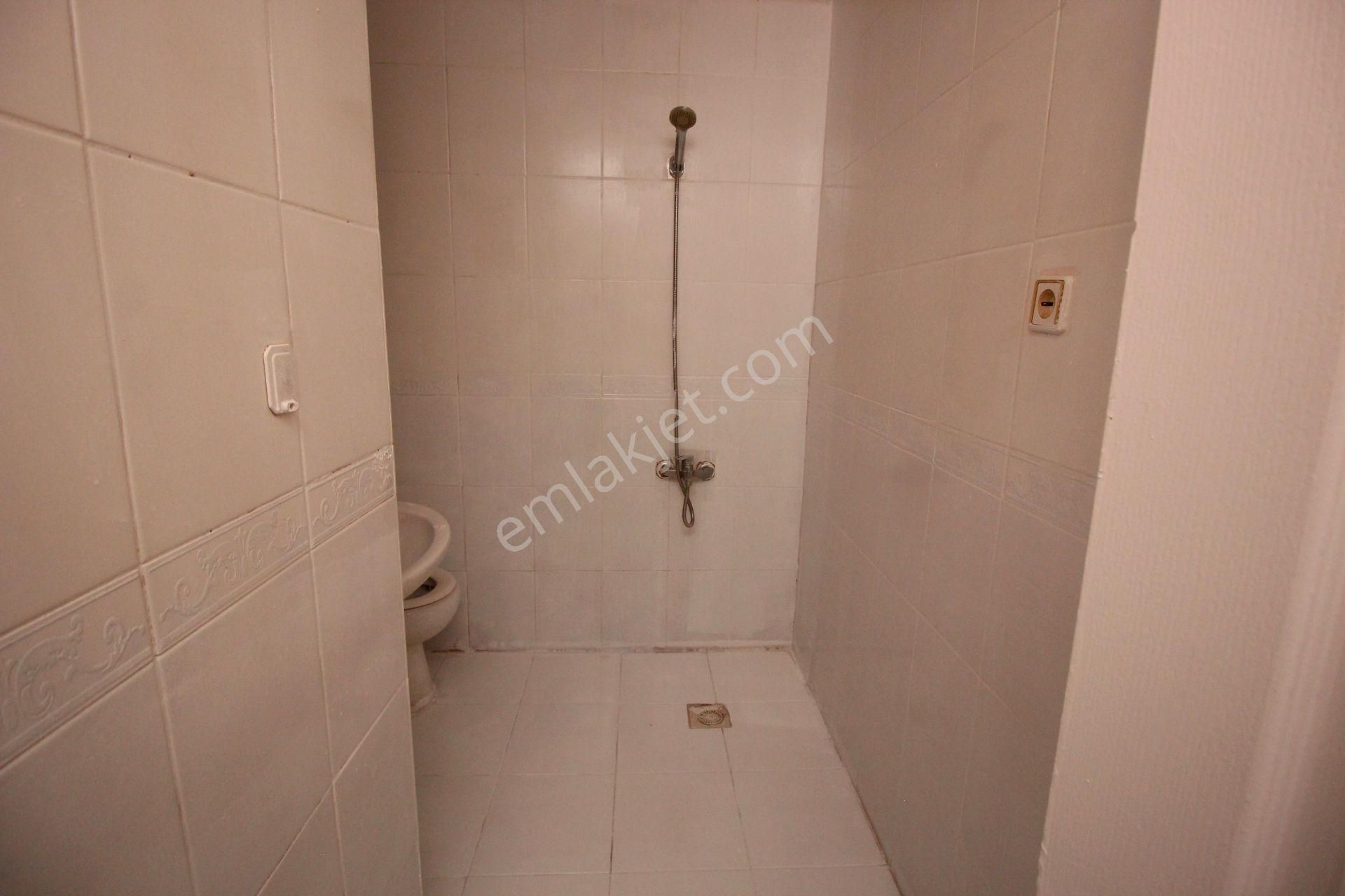 Emre Emlaktan Elvankent'te Ön Cephe Köşe Bina Çarşı İçi 2+1 Kiralık Daire - Görsel 21