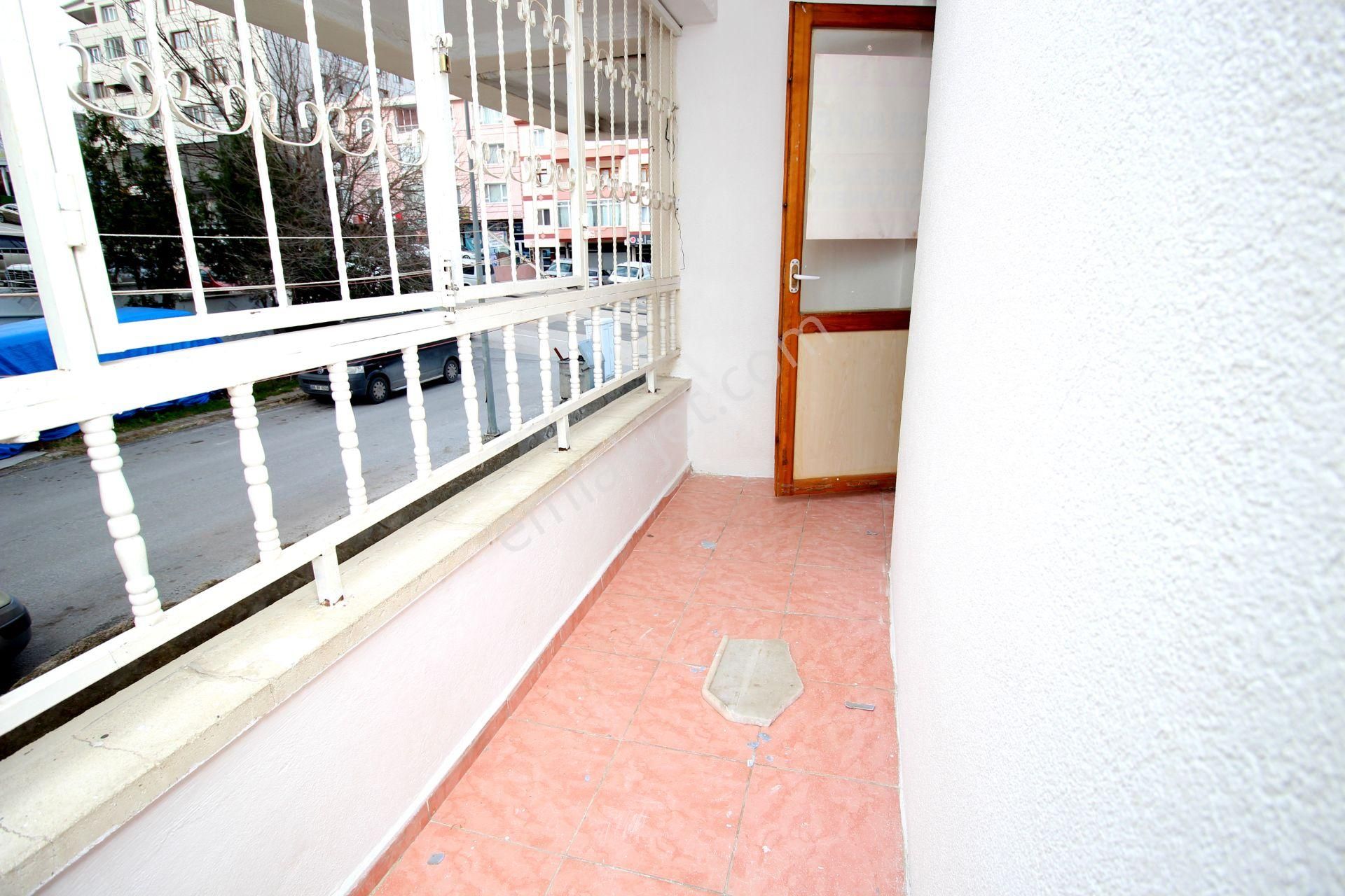 Emre Emlaktan Elvankent'te Ön Cephe Köşe Bina Çarşı İçi 2+1 Kiralık Daire - Görsel 15