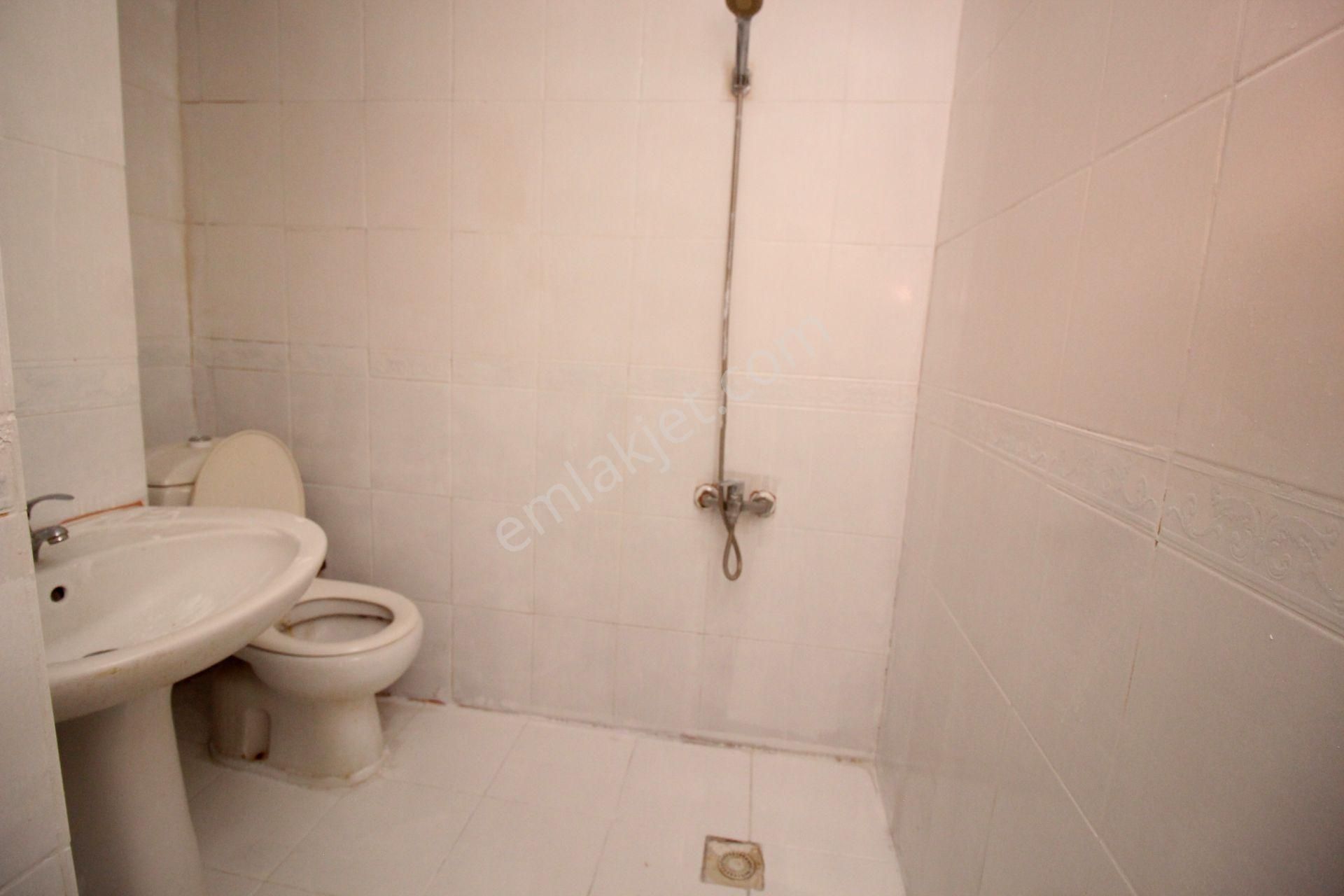 Emre Emlaktan Elvankent'te Ön Cephe Köşe Bina Çarşı İçi 2+1 Kiralık Daire - Görsel 20