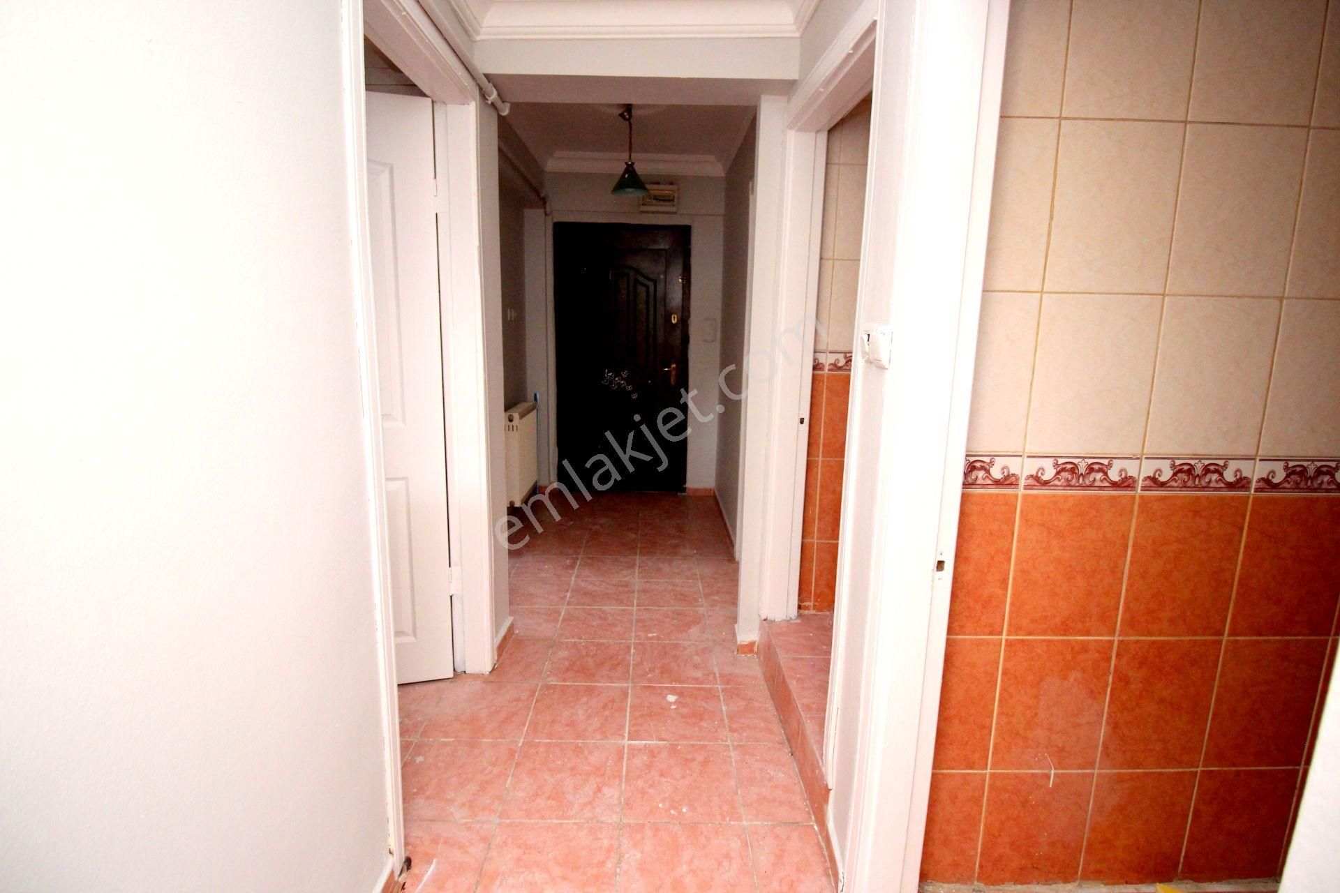 Emre Emlaktan Elvankent'te Ön Cephe Köşe Bina Çarşı İçi 2+1 Kiralık Daire - Görsel 16