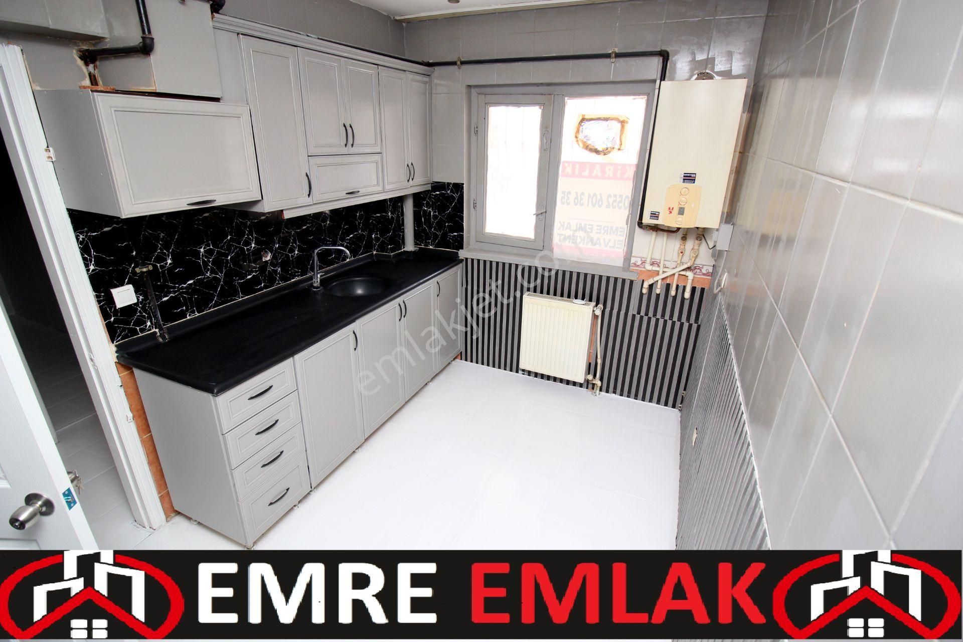 Emre Emlaktan Elvankent'te Ön Cephe Köşe Bina Çarşı İçi 2+1 Kiralık Daire