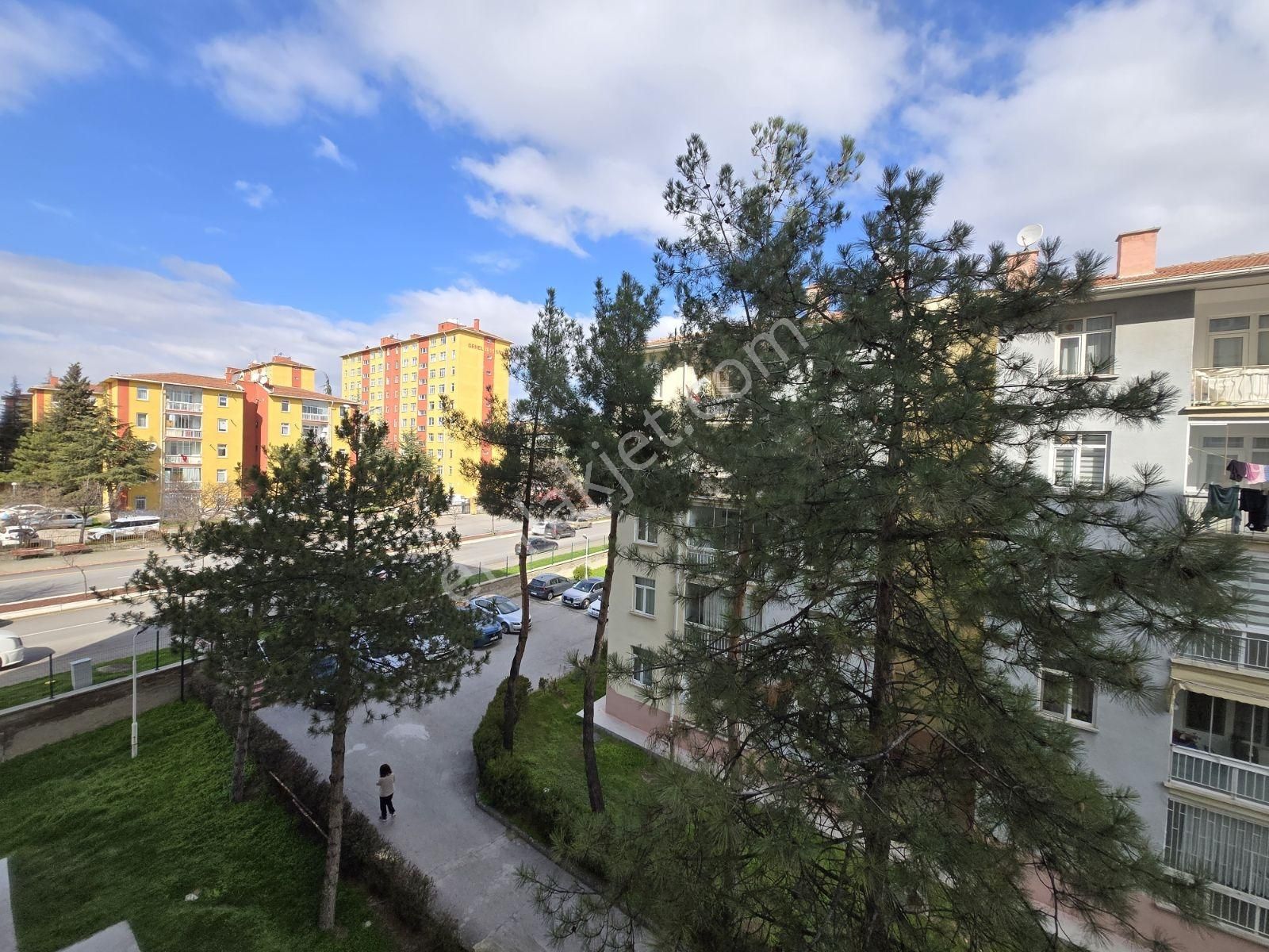 Yenibatı Mah. Ara Kat Asansörlü İçi Boş Satılık 3+1 Site Dairesi - Görsel 3