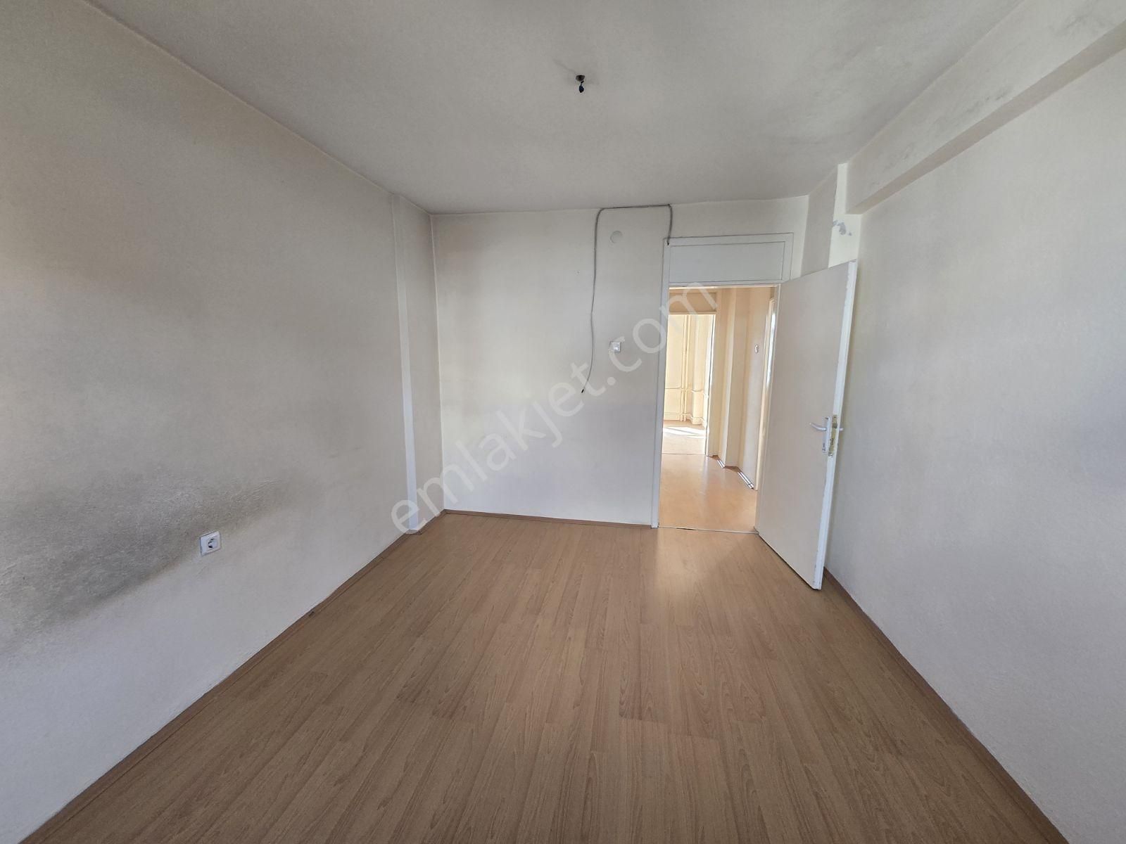 Yenibatı Mah. Ara Kat Asansörlü İçi Boş Satılık 3+1 Site Dairesi - Görsel 16