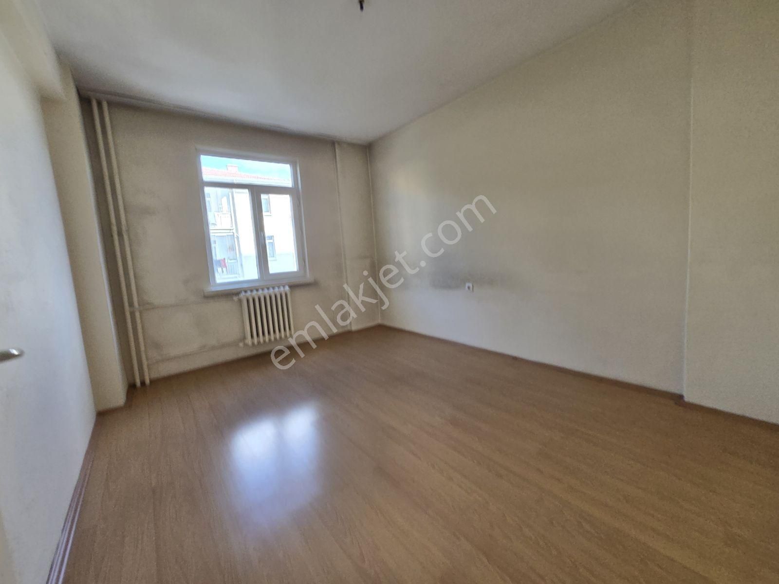 Yenibatı Mah. Ara Kat Asansörlü İçi Boş Satılık 3+1 Site Dairesi - Görsel 15