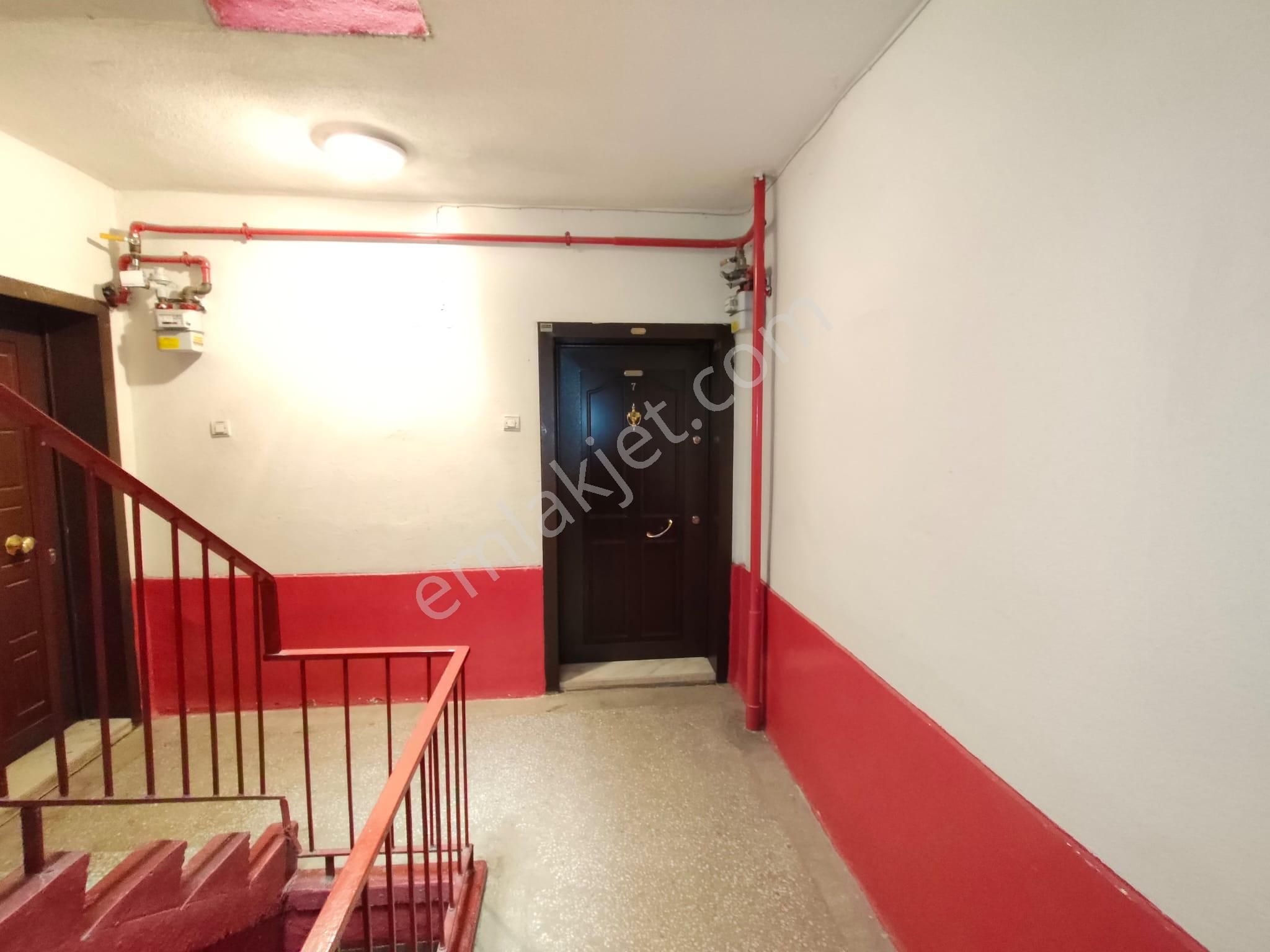 Yılmaz Gayrimenkul'den Ara Kat Geniş M2 Li Fırsat Kiralık Daire - Görsel 6