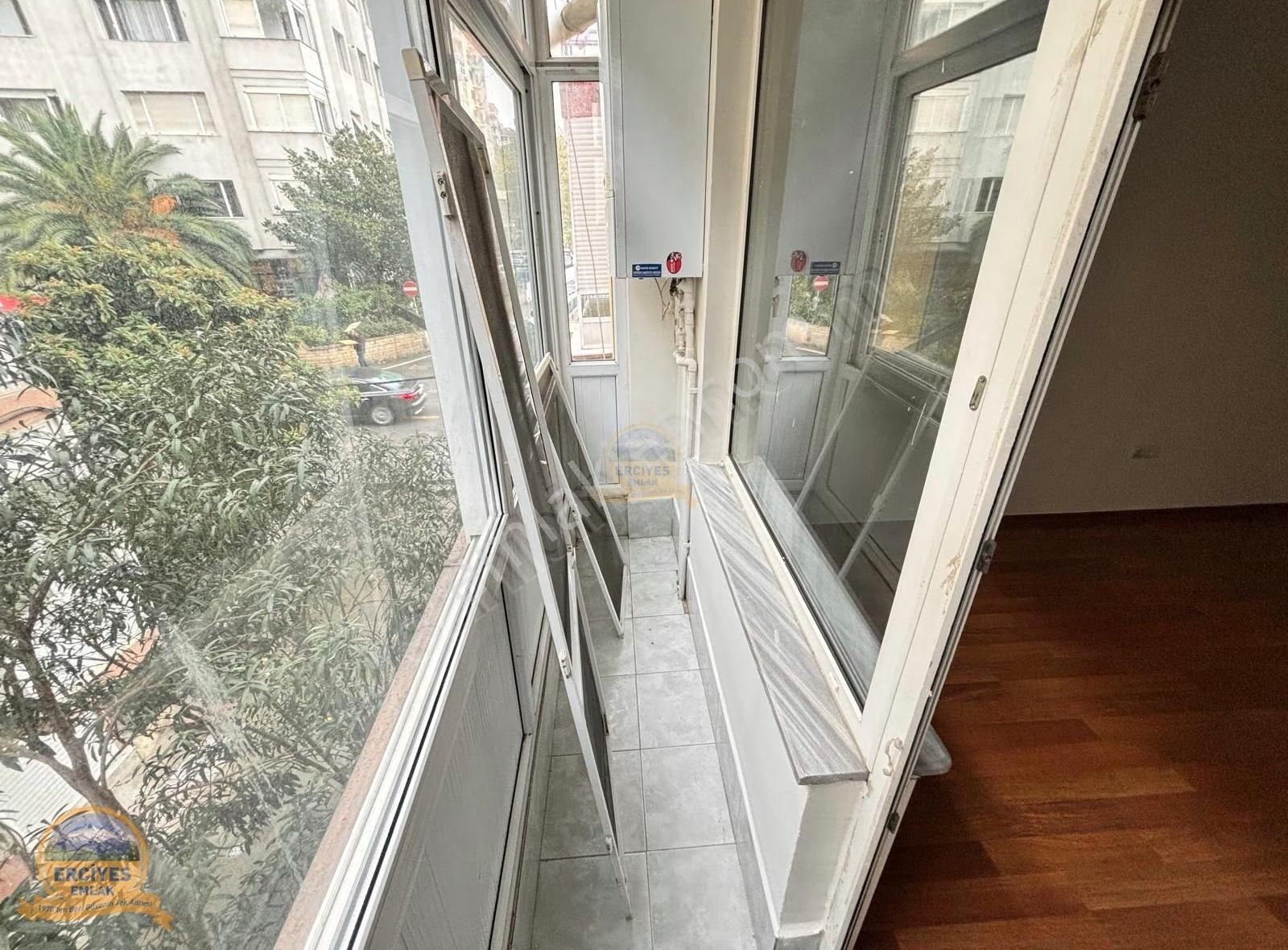 Erciyes'den Feneryolunda 3+1 Balkonlu, Kombili 125 M² Satılık - Görsel 14