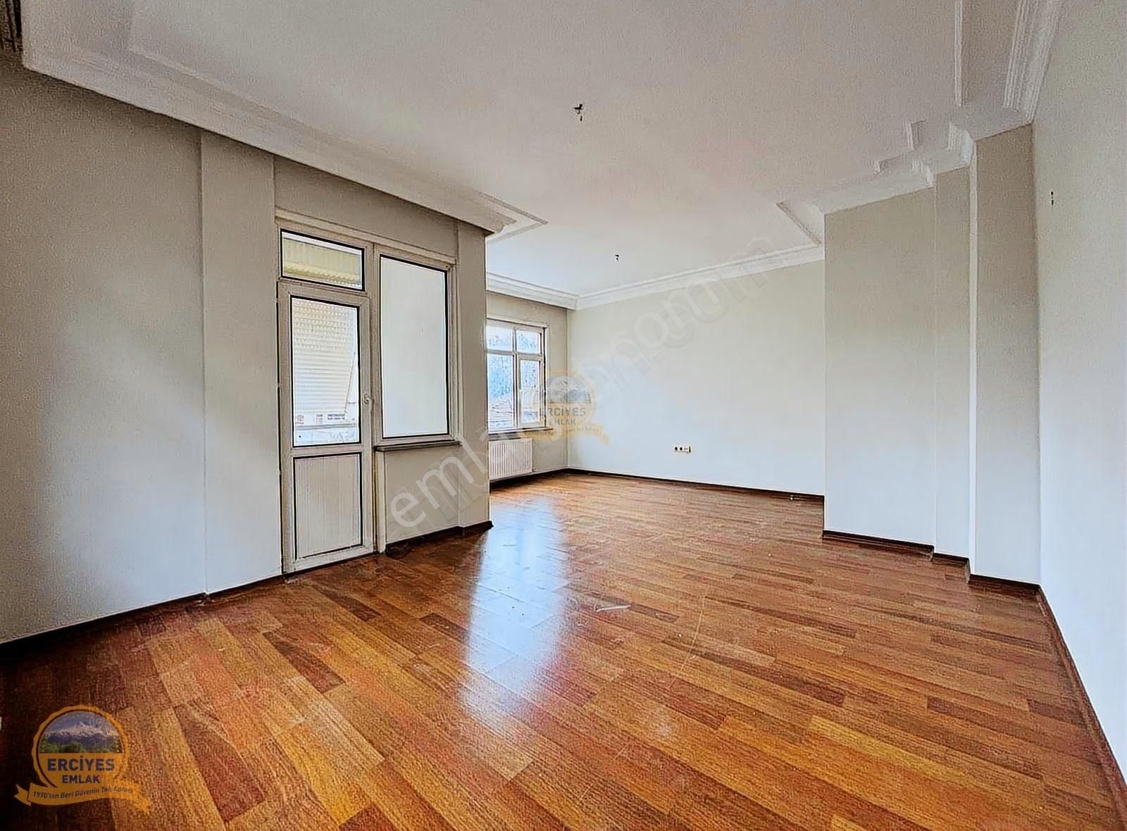Erciyes'den Feneryolunda 3+1 Balkonlu, Kombili 125 M² Satılık - Görsel 6