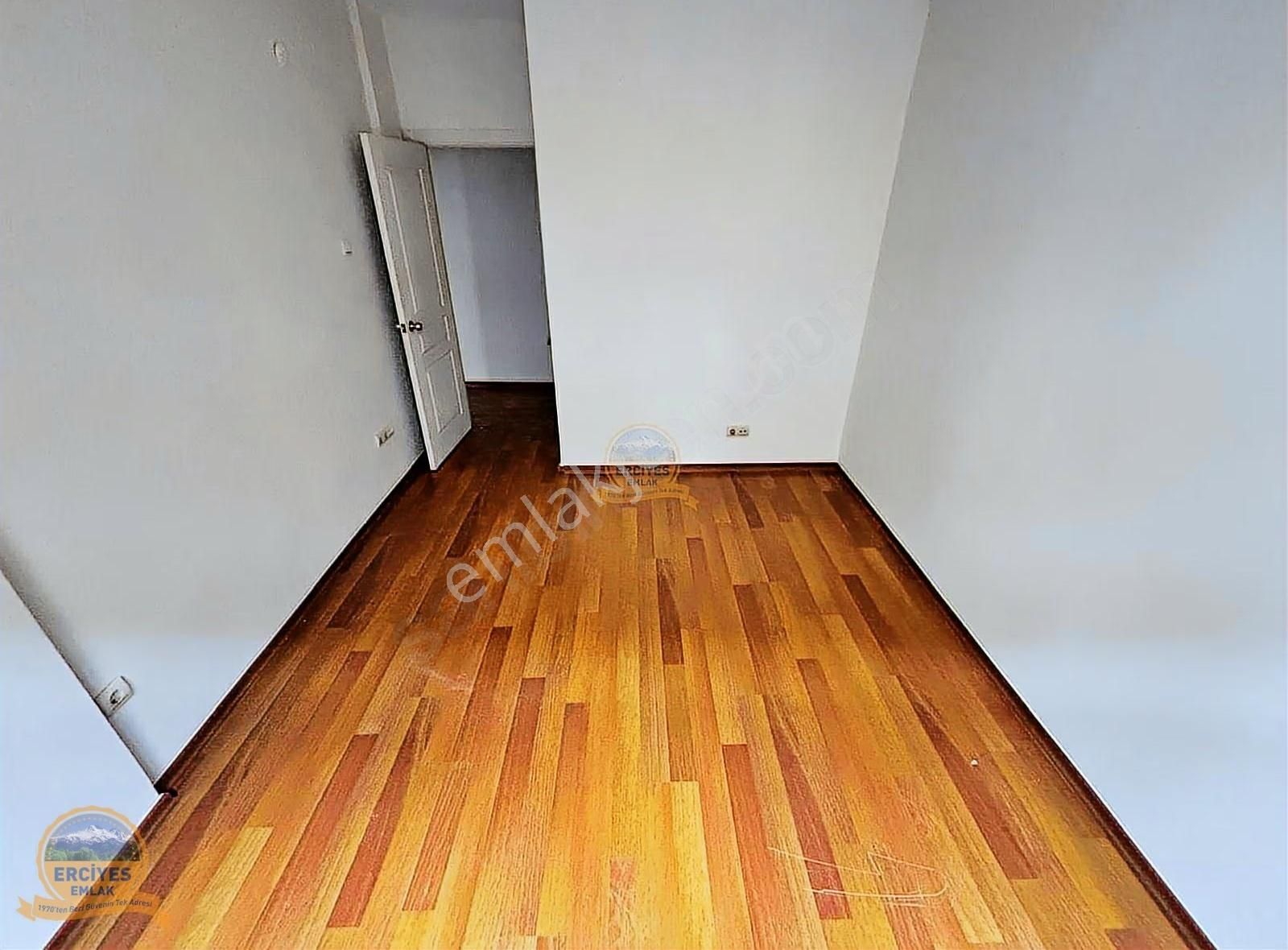 Erciyes'den Feneryolunda 3+1 Balkonlu, Kombili 125 M² Satılık - Görsel 13