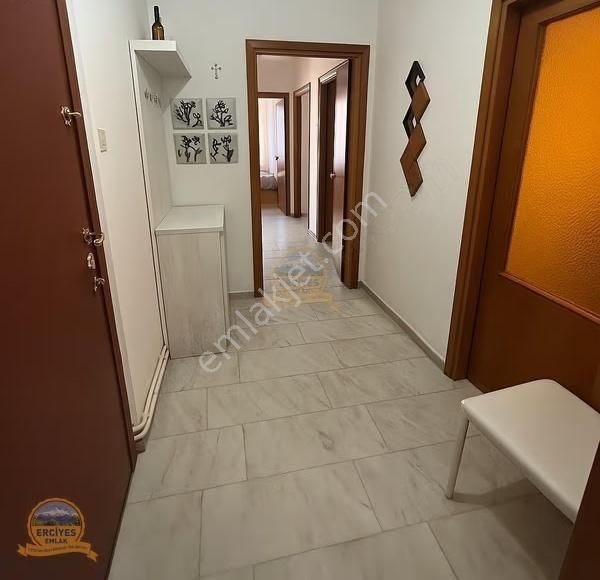 Erciyesden Ayşeçavuş Caddesinde Bağdata Yakın 130m2 Balkonlu 3+1 - Görsel 12