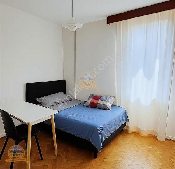 Erciyesden Ayşeçavuş Caddesinde Bağdata Yakın 130m2 Balkonlu 3+1 - Görsel 6