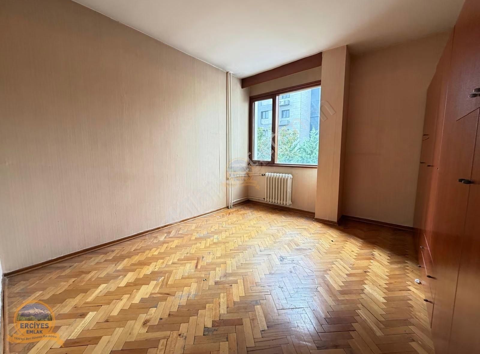 Erciyesden Ayşeçavuş Caddesinde Bağdata Yakın 130m2 Balkonlu 3+1 - Görsel 27