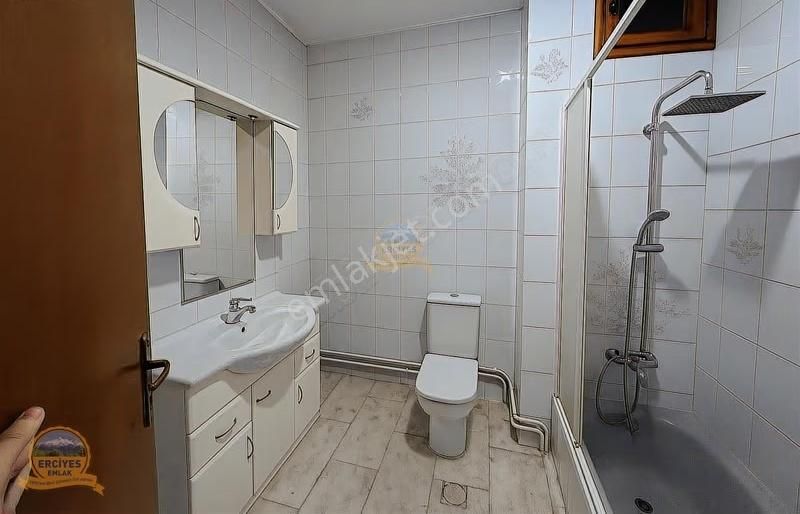 Erciyesden Ayşeçavuş Caddesinde Bağdata Yakın 130m2 Balkonlu 3+1 - Görsel 9