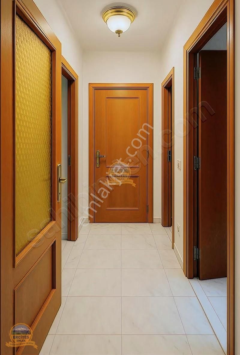 Erciyesden Ayşeçavuş Caddesinde Bağdata Yakın 130m2 Balkonlu 3+1 - Görsel 7