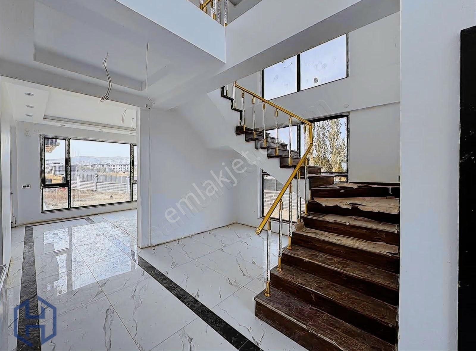 Harbert| Ataşehir'de Ultra Lüks Havuzlu Müstakil Villa - Görsel 32
