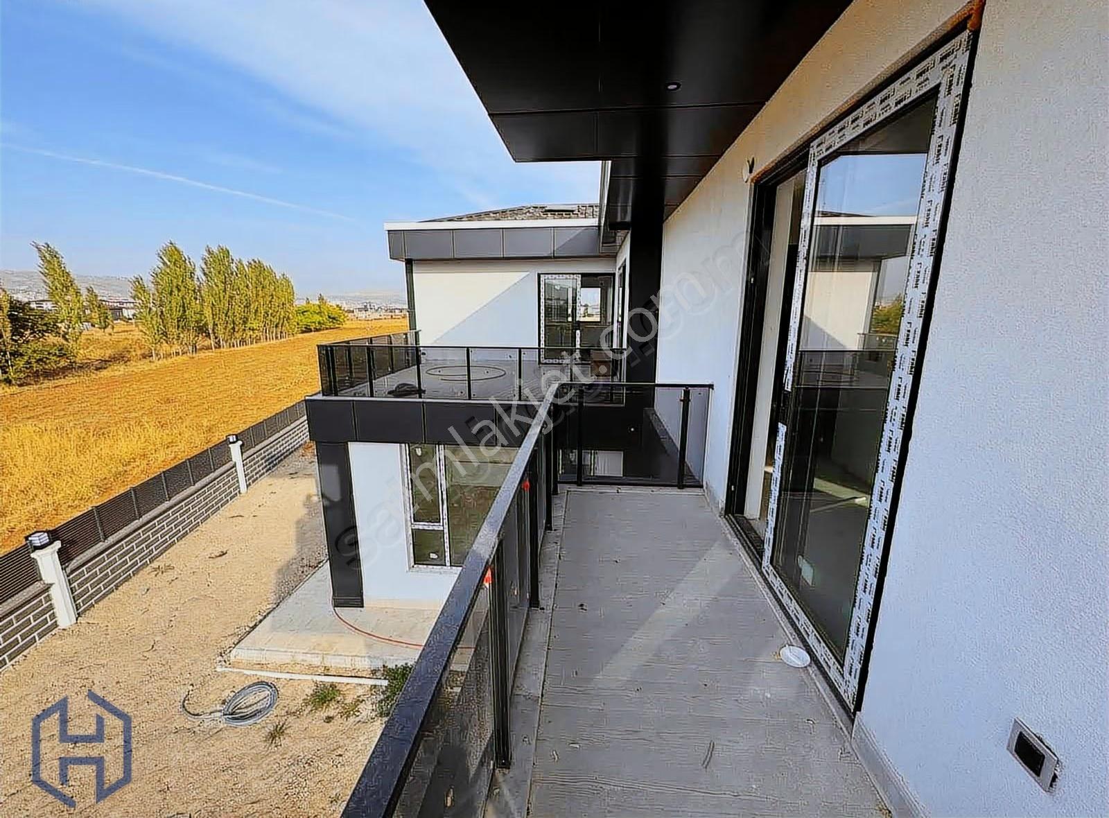 Harbert| Ataşehir'de Ultra Lüks Havuzlu Müstakil Villa - Görsel 30