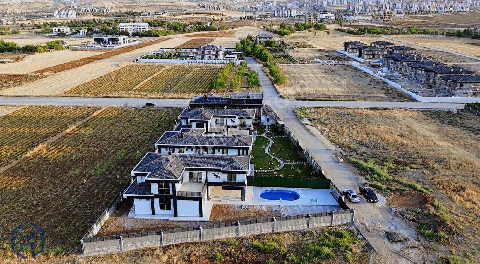 Harbert| Ataşehir'de Ultra Lüks Havuzlu Müstakil Villa - Görsel 6