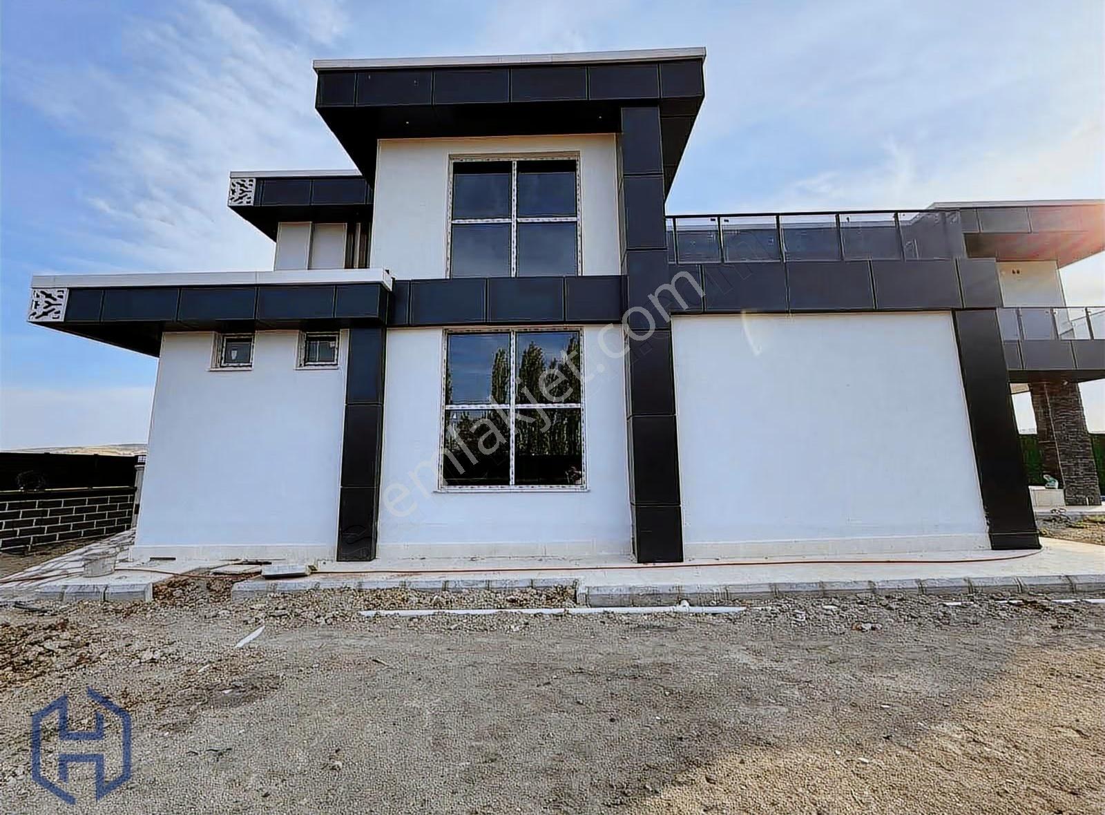 Harbert| Ataşehir'de Ultra Lüks Havuzlu Müstakil Villa - Görsel 17