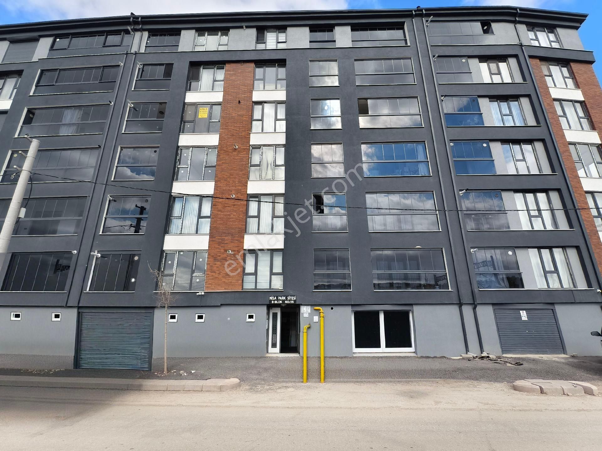 Pera'dan Şarhöyük Hatboyu 1+1 Yerden Isıtma Geniş Kiralık Daire