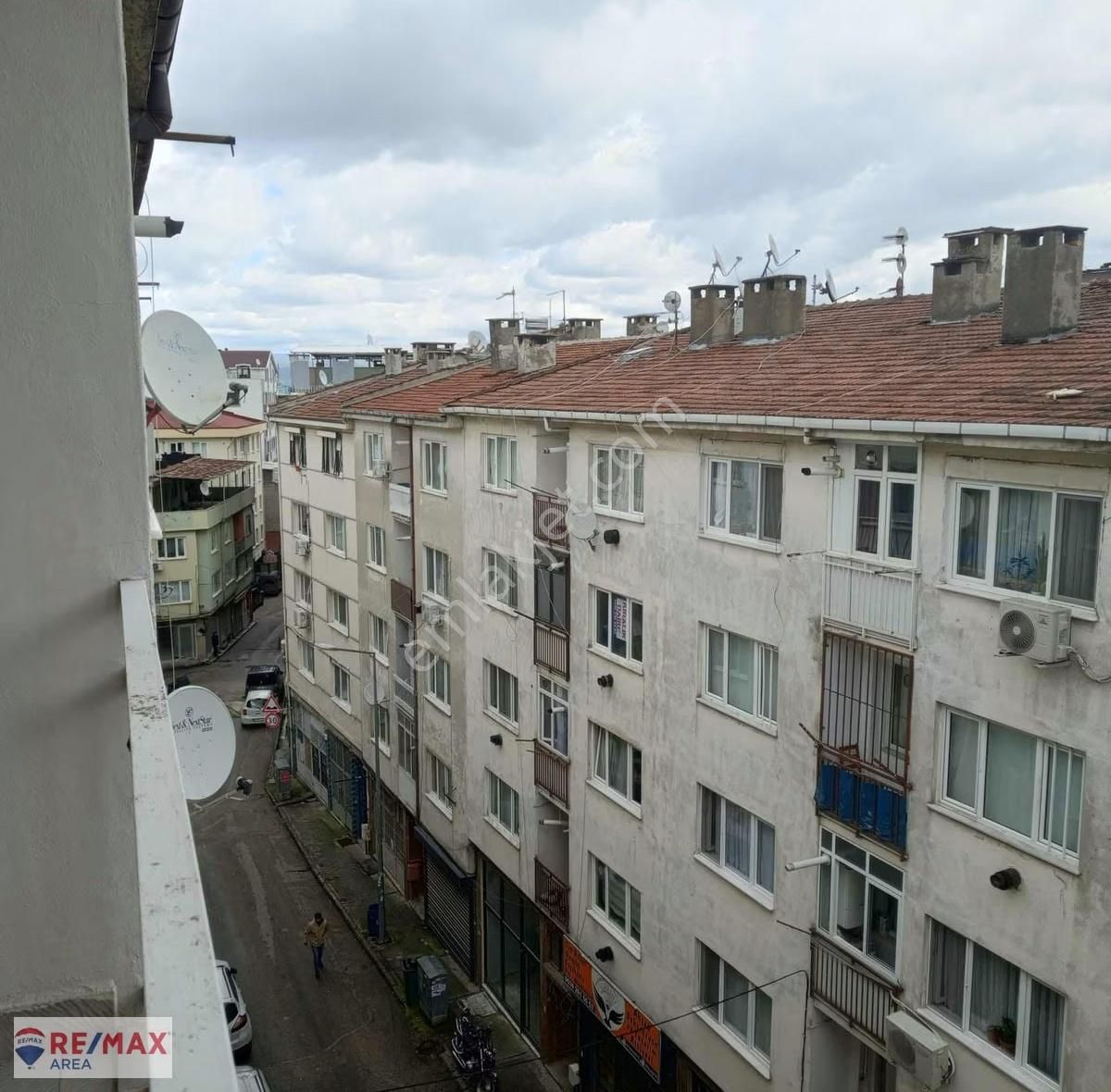 Remax Area'dan Şehir Merkezinde Satılık 2+1 Boş Daire - Görsel 19