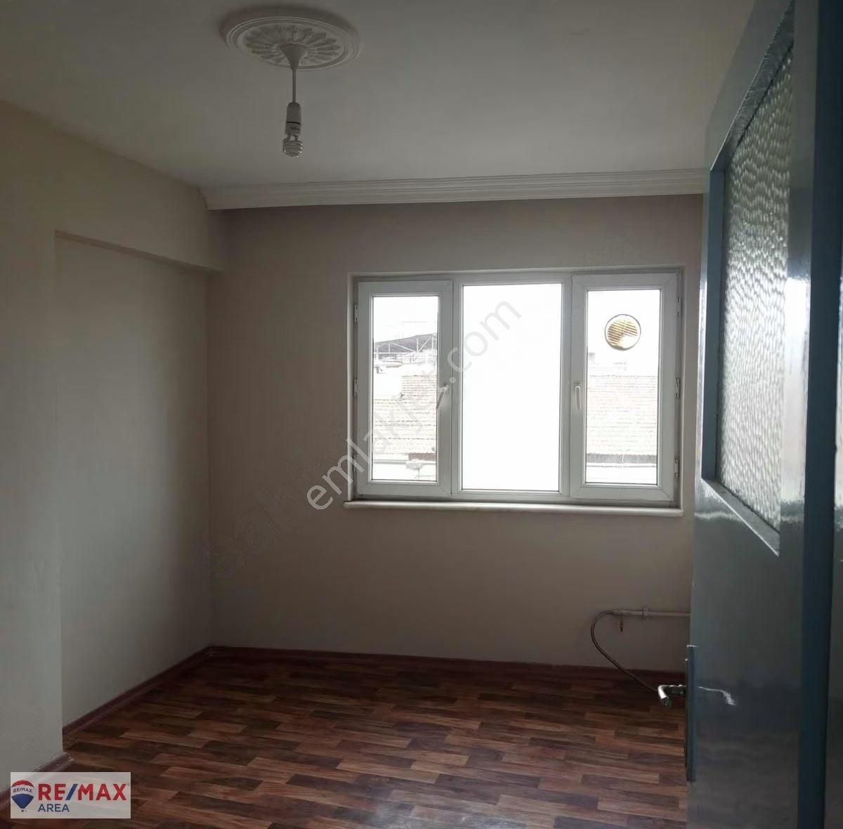 Remax Area'dan Şehir Merkezinde Satılık 2+1 Boş Daire - Görsel 5