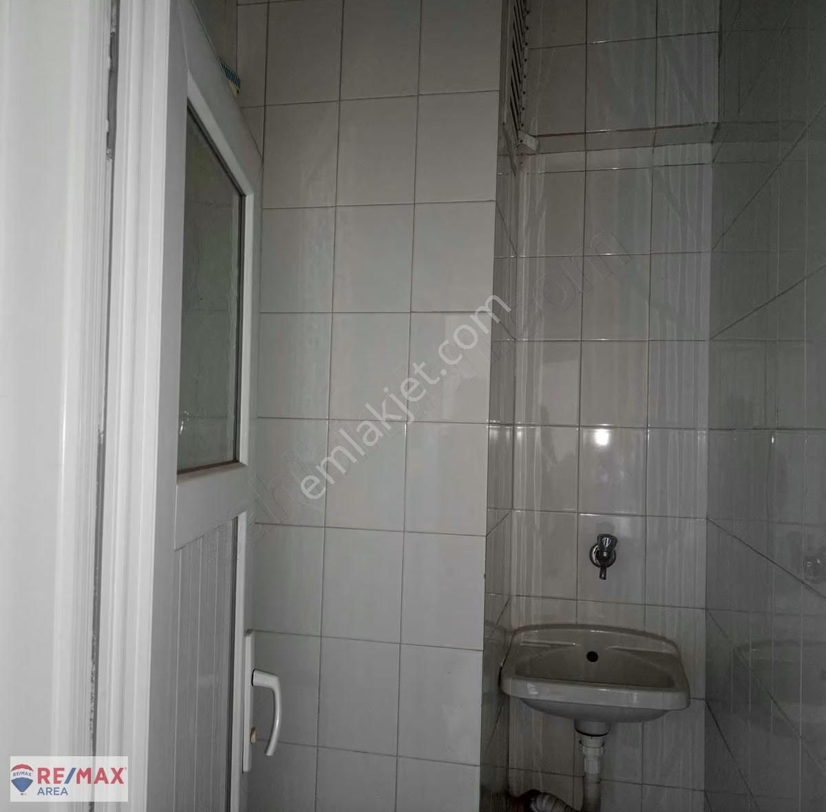 Remax Area'dan Şehir Merkezinde Satılık 2+1 Boş Daire - Görsel 22