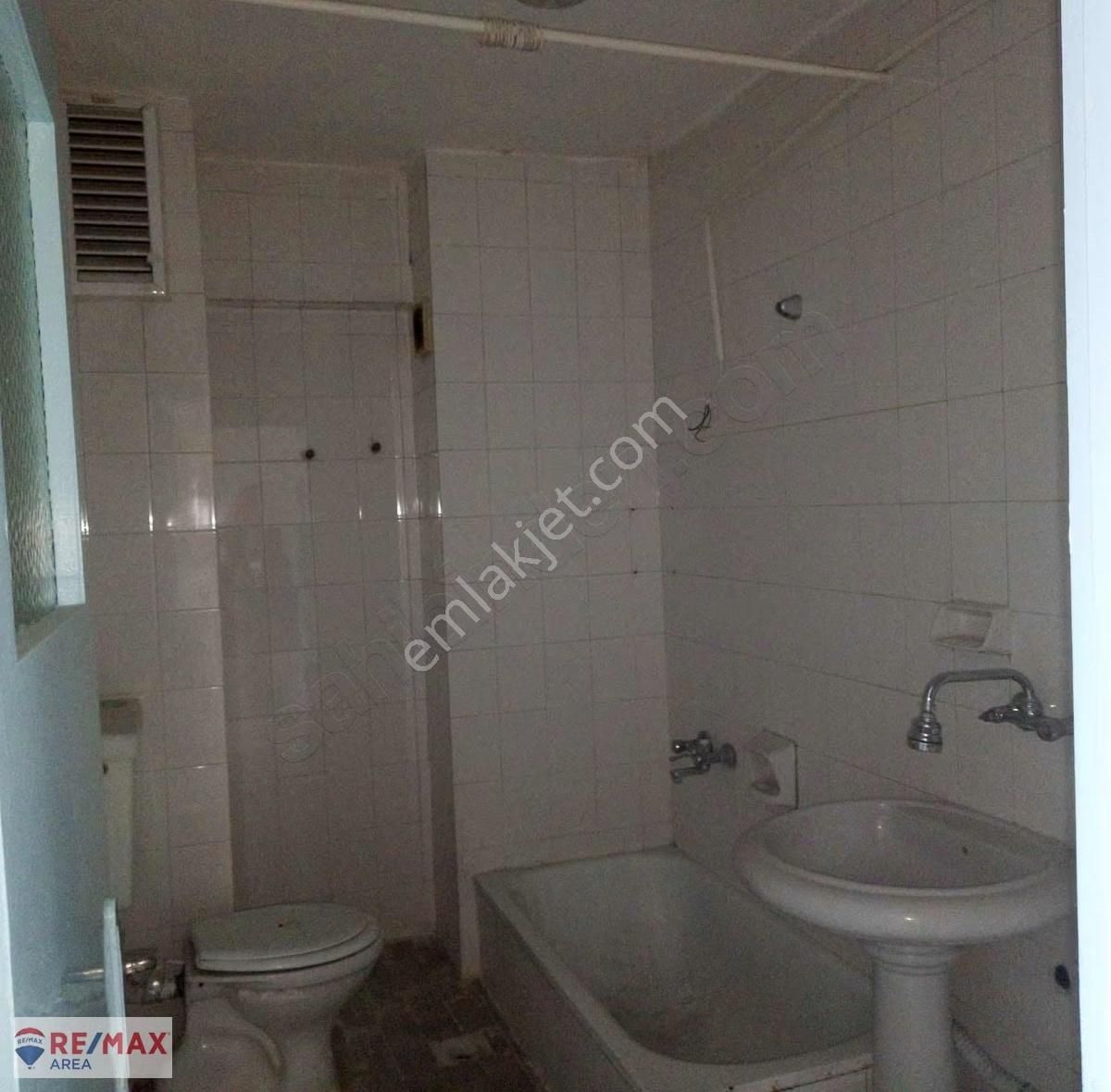 Remax Area'dan Şehir Merkezinde Satılık 2+1 Boş Daire - Görsel 6