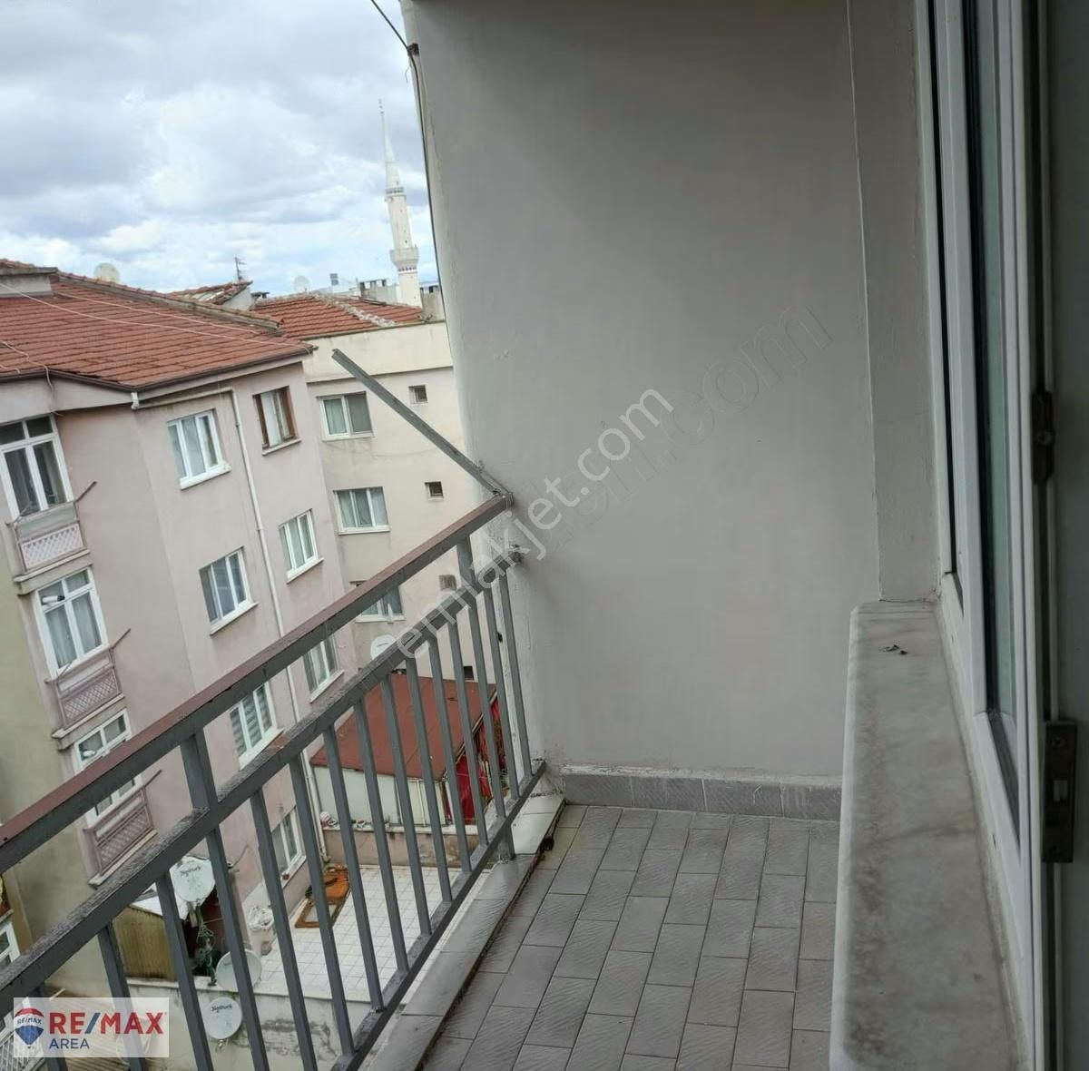 Remax Area'dan Şehir Merkezinde Satılık 2+1 Boş Daire - Görsel 13