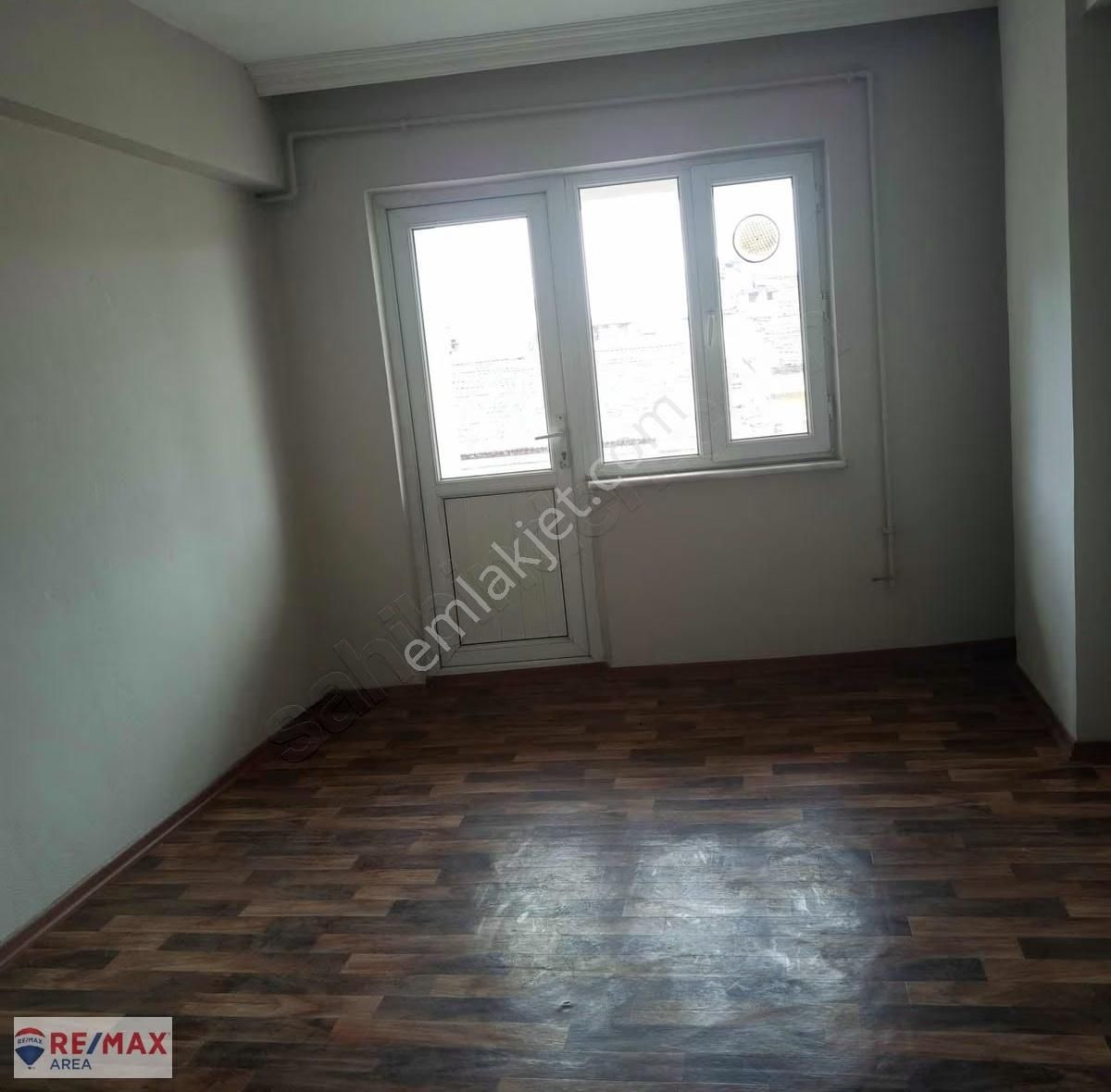 Remax Area'dan Şehir Merkezinde Satılık 2+1 Boş Daire - Görsel 25