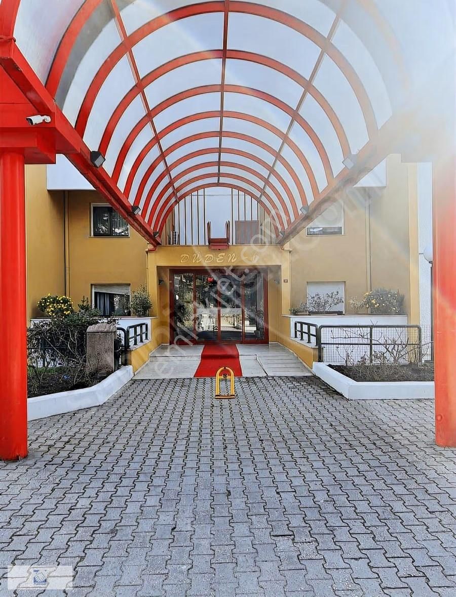 Bahçeşehir Düden 6'da Kapalı Balkonlu 1+1 Kiralık Daire