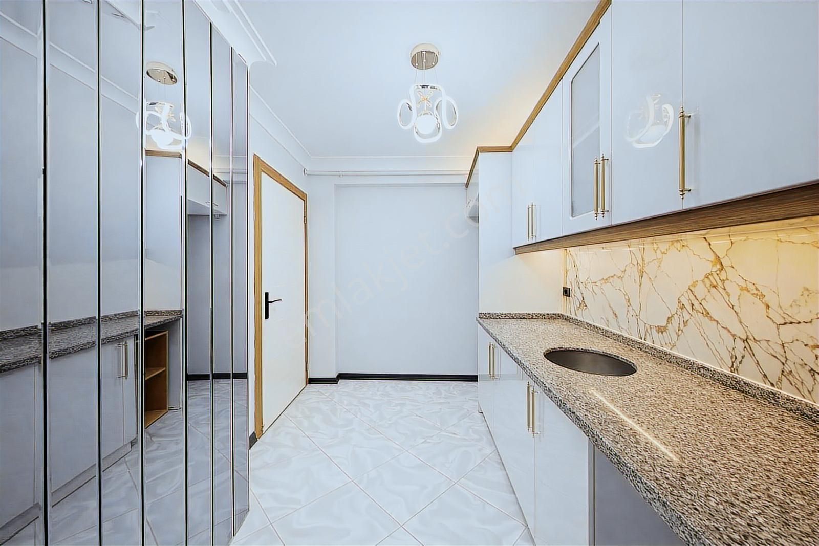 Haramidere Metrobüse Yakın Mesafe De Dekorlu 2+1 Acil Satılık - Görsel 2