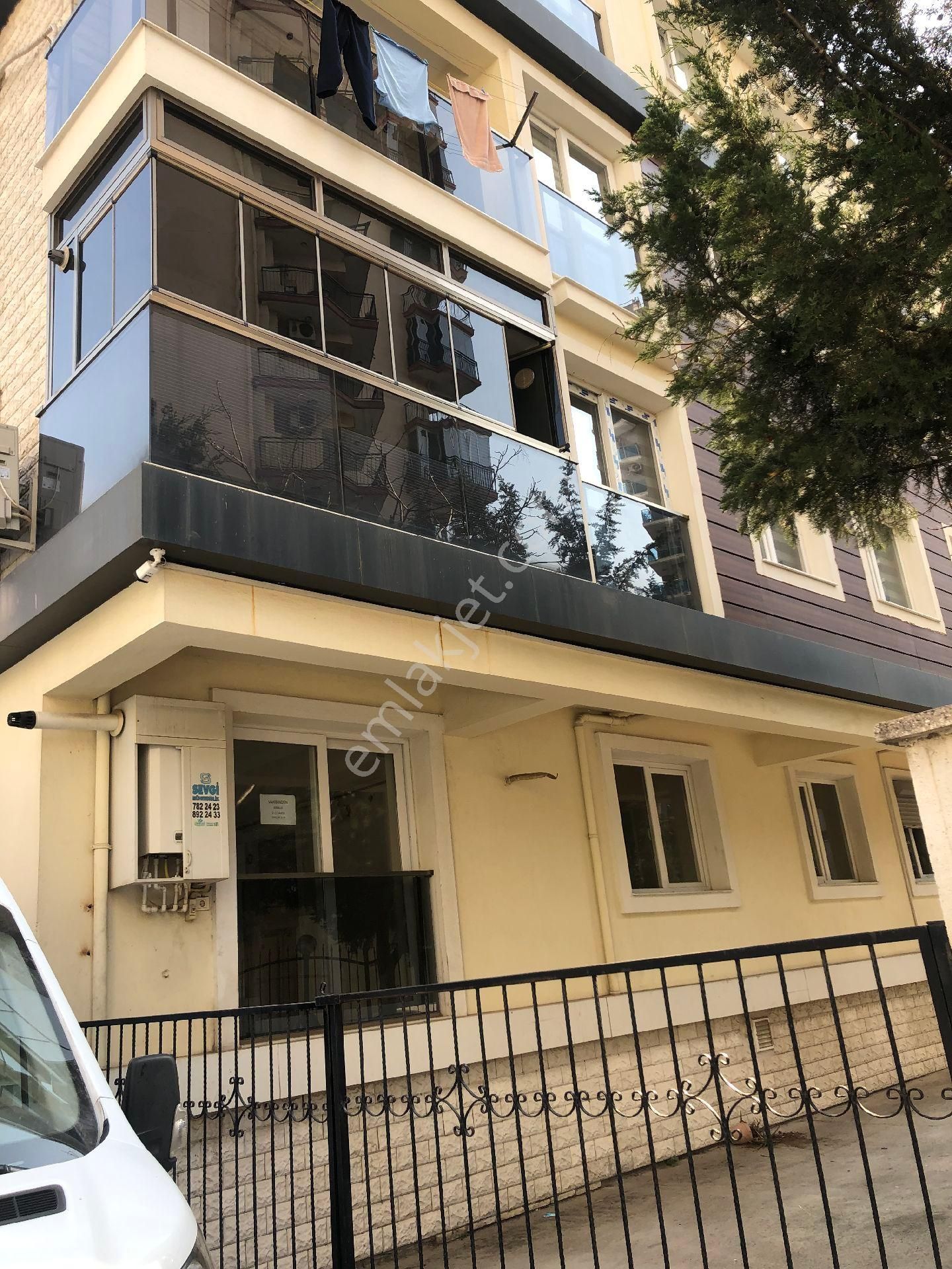 Bayraklı Merkez 'de 2+1 Kiralık