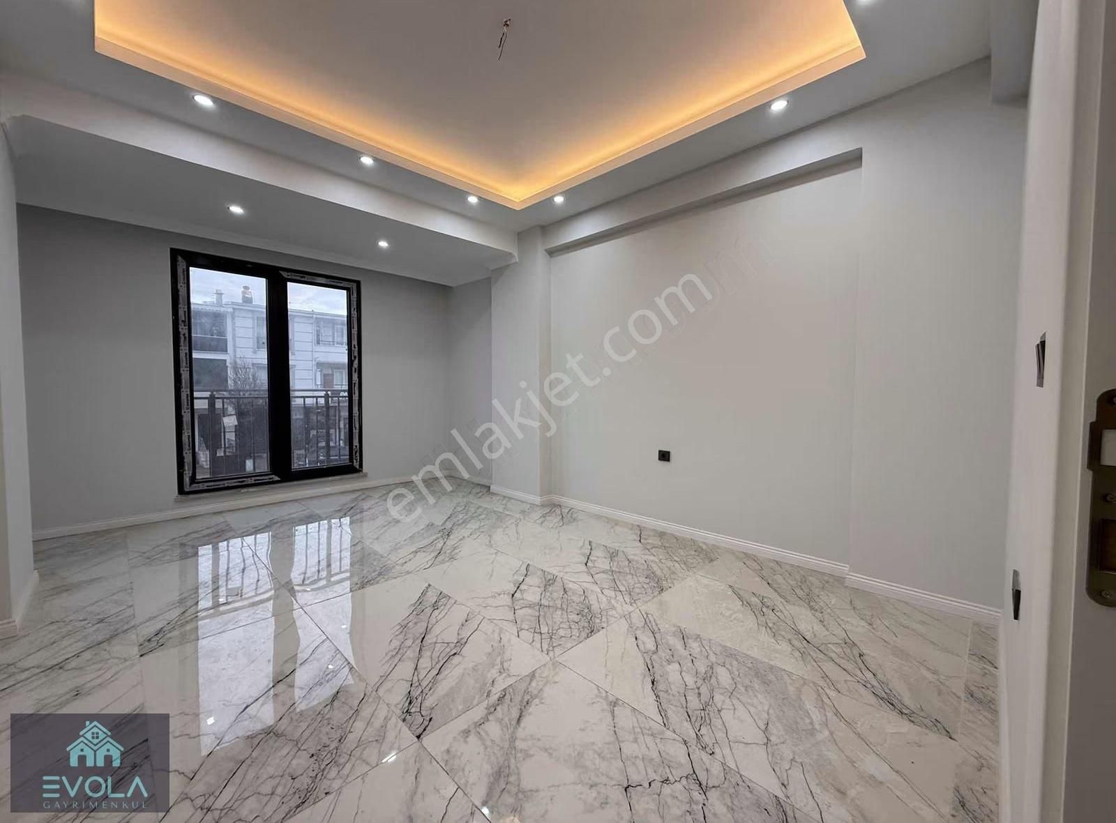 Yunuseli Kamelya Caddesine Cephe 2+1 Dublex