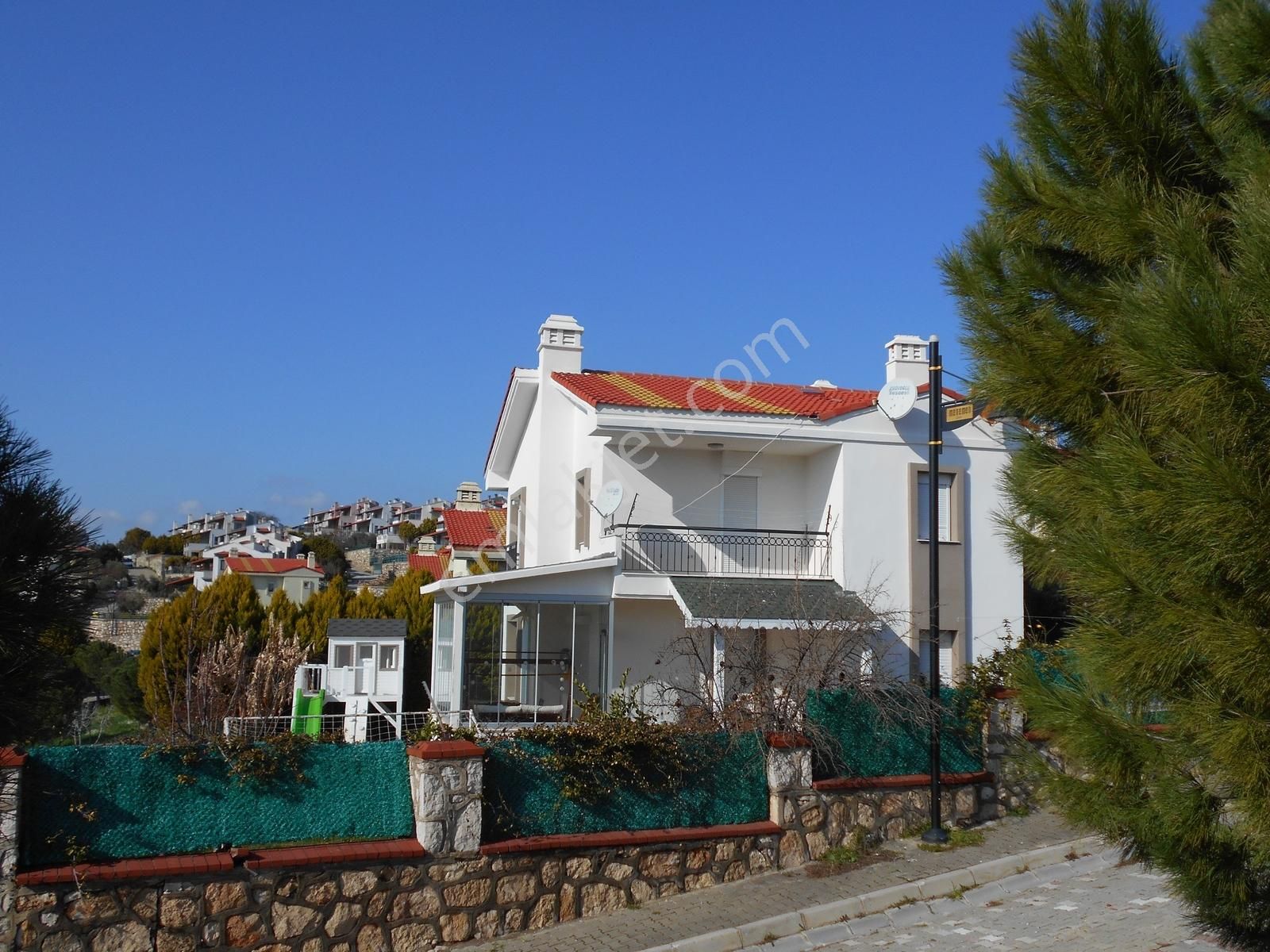 Olay'dan Göl Ve Deniz Manzaralı Site İçerisinde Dublex Villa