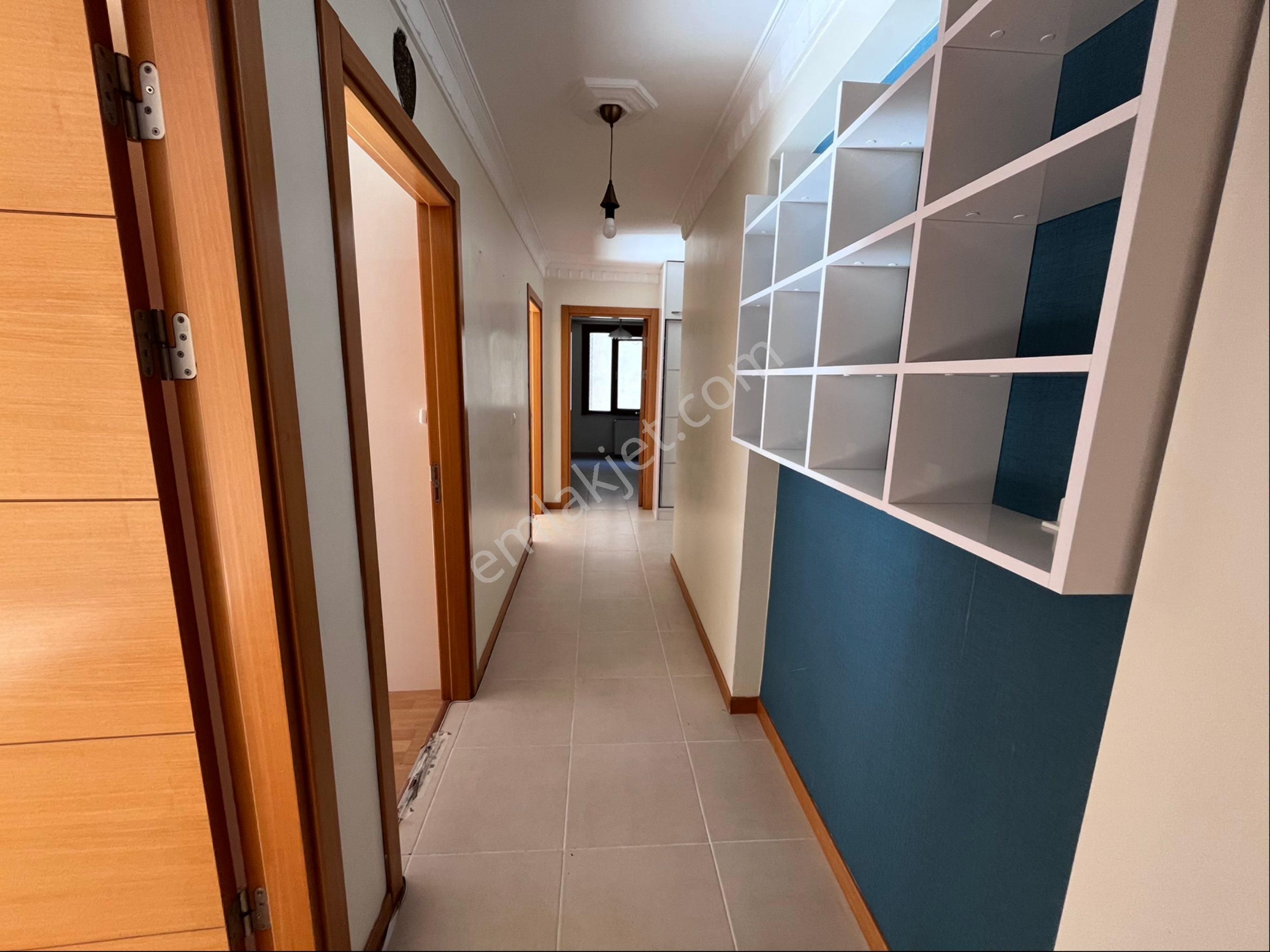 İdealtepe Bülbül Sokakta Geniş Ve Merkezi Konumda 3+1 Daire - Görsel 9