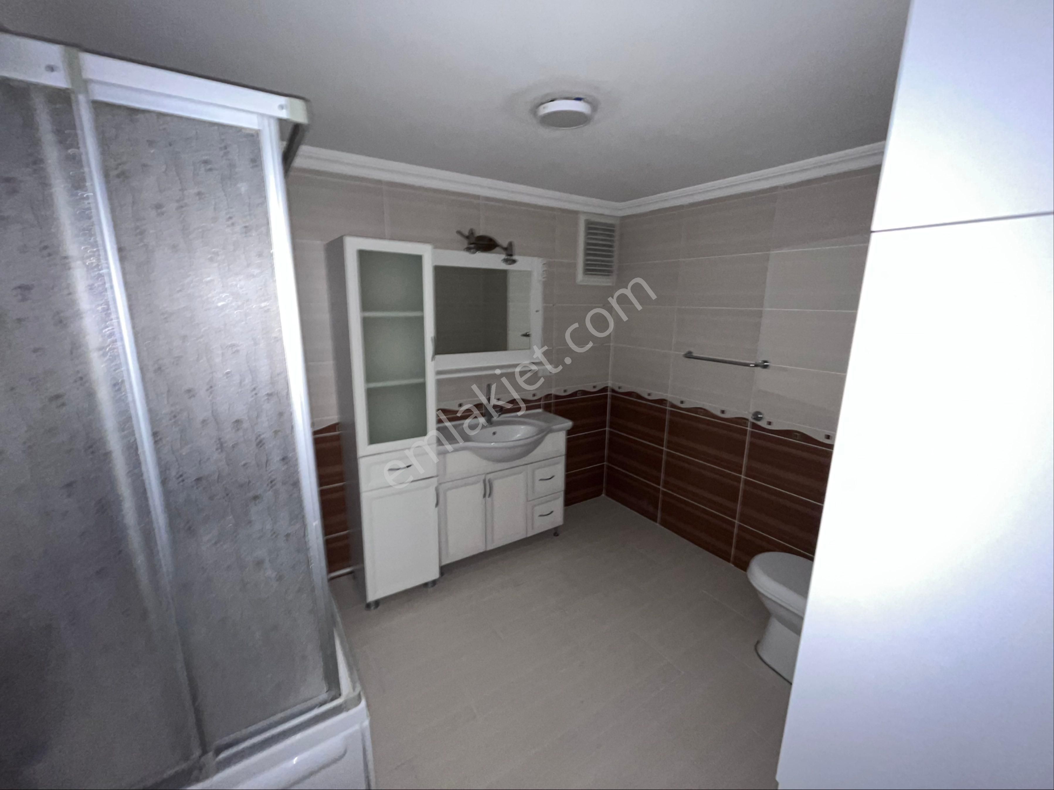 İdealtepe Bülbül Sokakta Geniş Ve Merkezi Konumda 3+1 Daire - Görsel 17