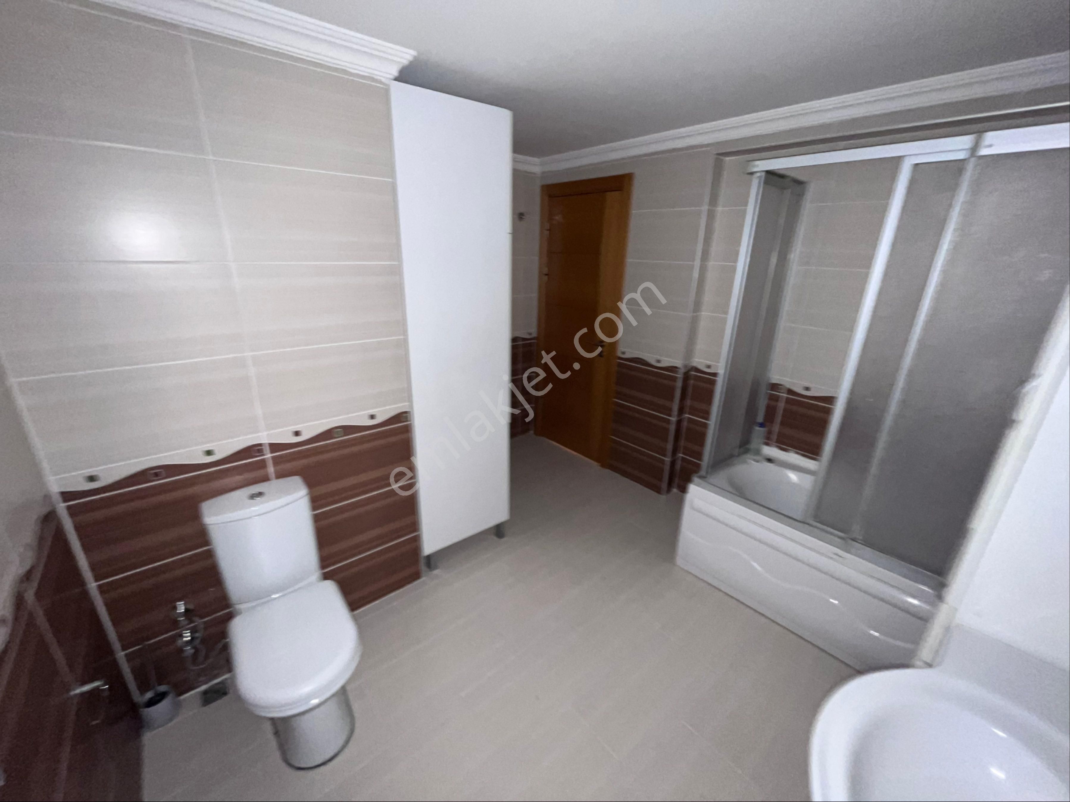 İdealtepe Bülbül Sokakta Geniş Ve Merkezi Konumda 3+1 Daire - Görsel 4