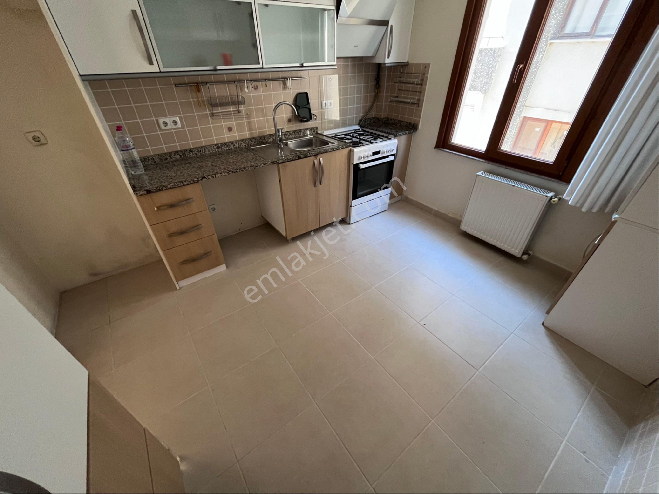 İdealtepe Bülbül Sokakta Geniş Ve Merkezi Konumda 3+1 Daire - Görsel 24