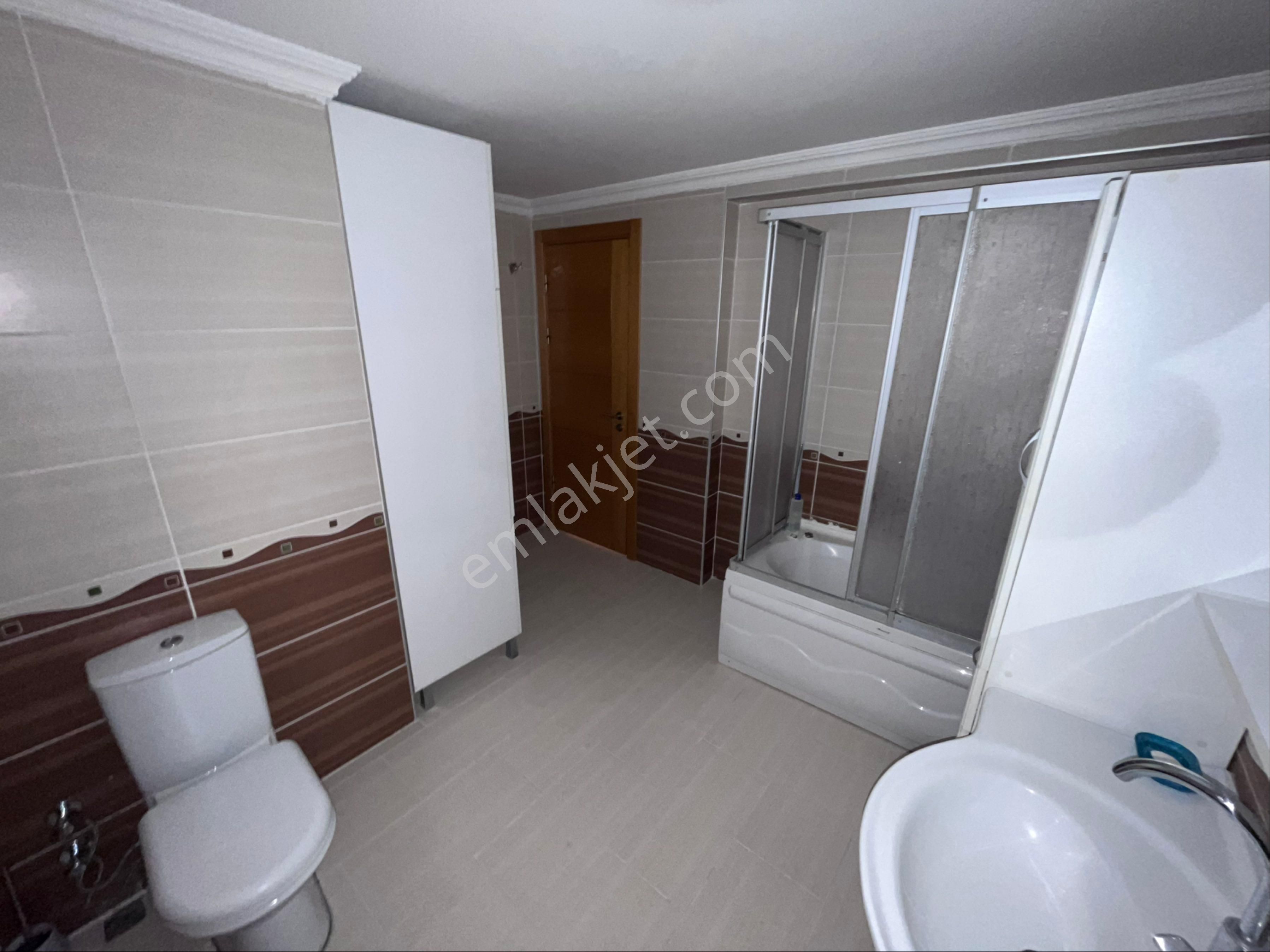 İdealtepe Bülbül Sokakta Geniş Ve Merkezi Konumda 3+1 Daire - Görsel 3