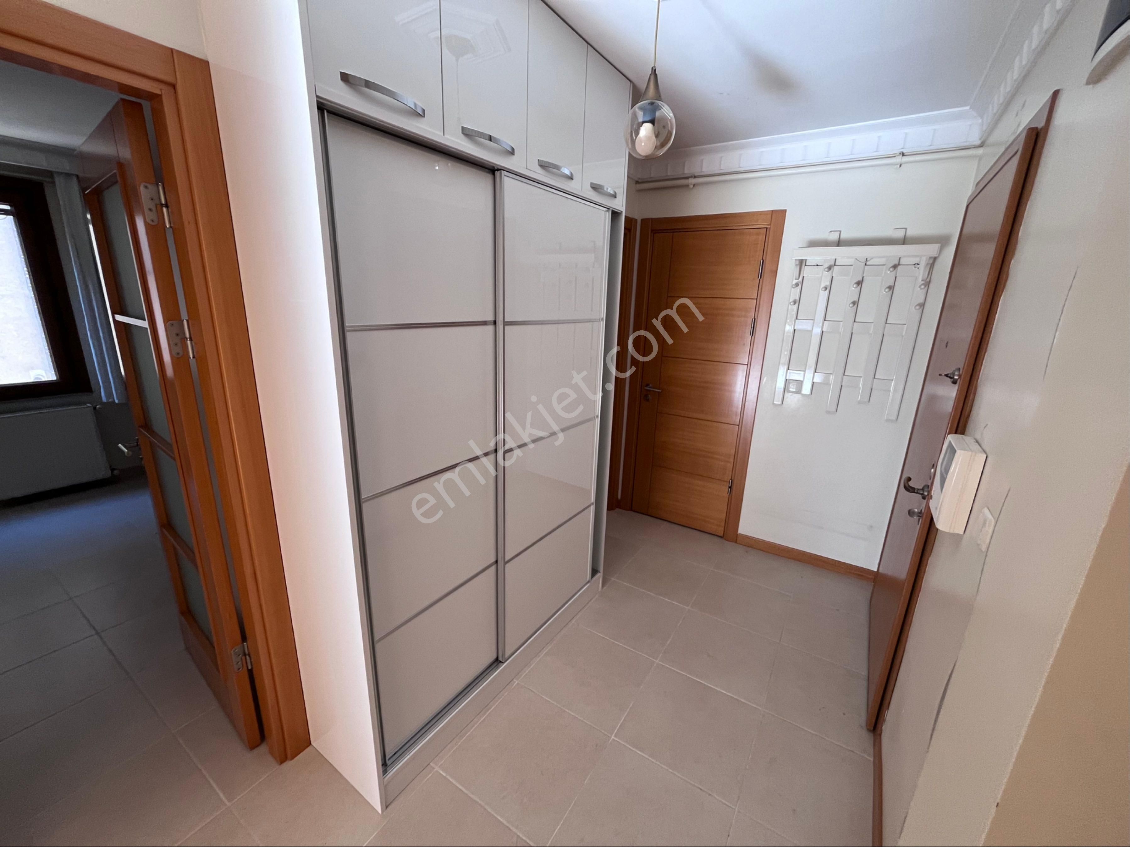 İdealtepe Bülbül Sokakta Geniş Ve Merkezi Konumda 3+1 Daire - Görsel 6