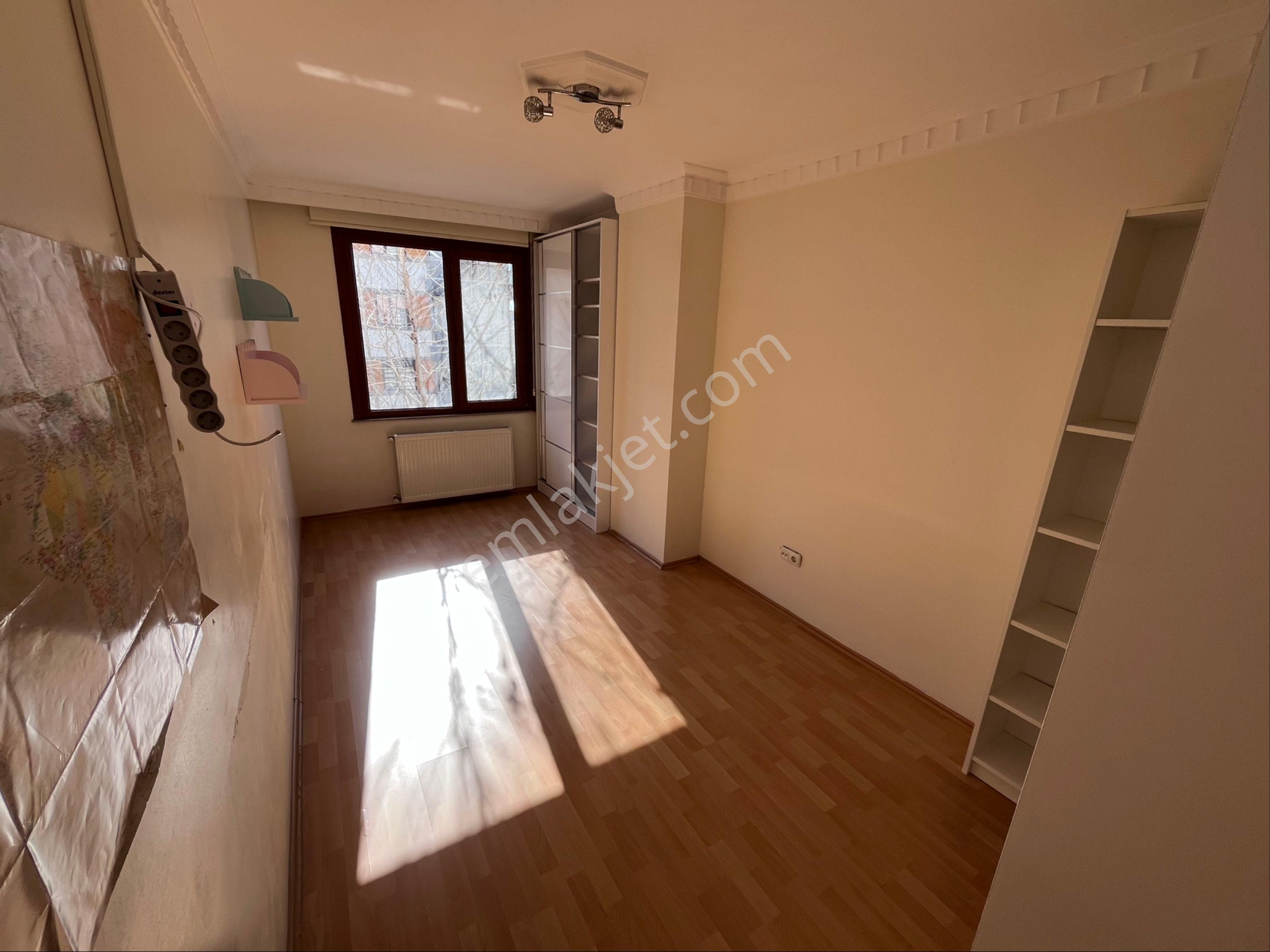 İdealtepe Bülbül Sokakta Geniş Ve Merkezi Konumda 3+1 Daire - Görsel 23