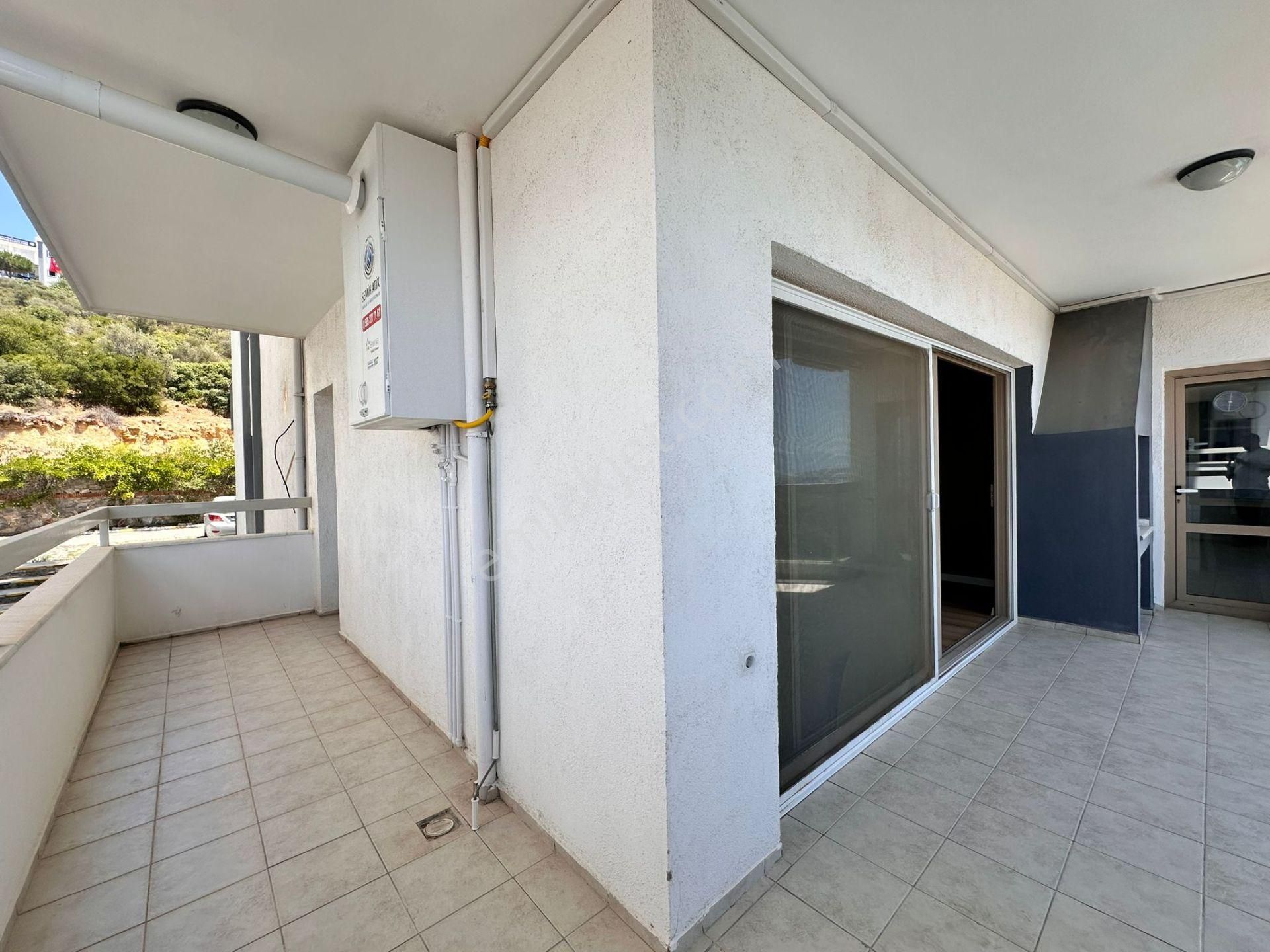 Kuşadası'nda Satılık Ful Deniz Manzaralı Masrafsız Daire - Görsel 12