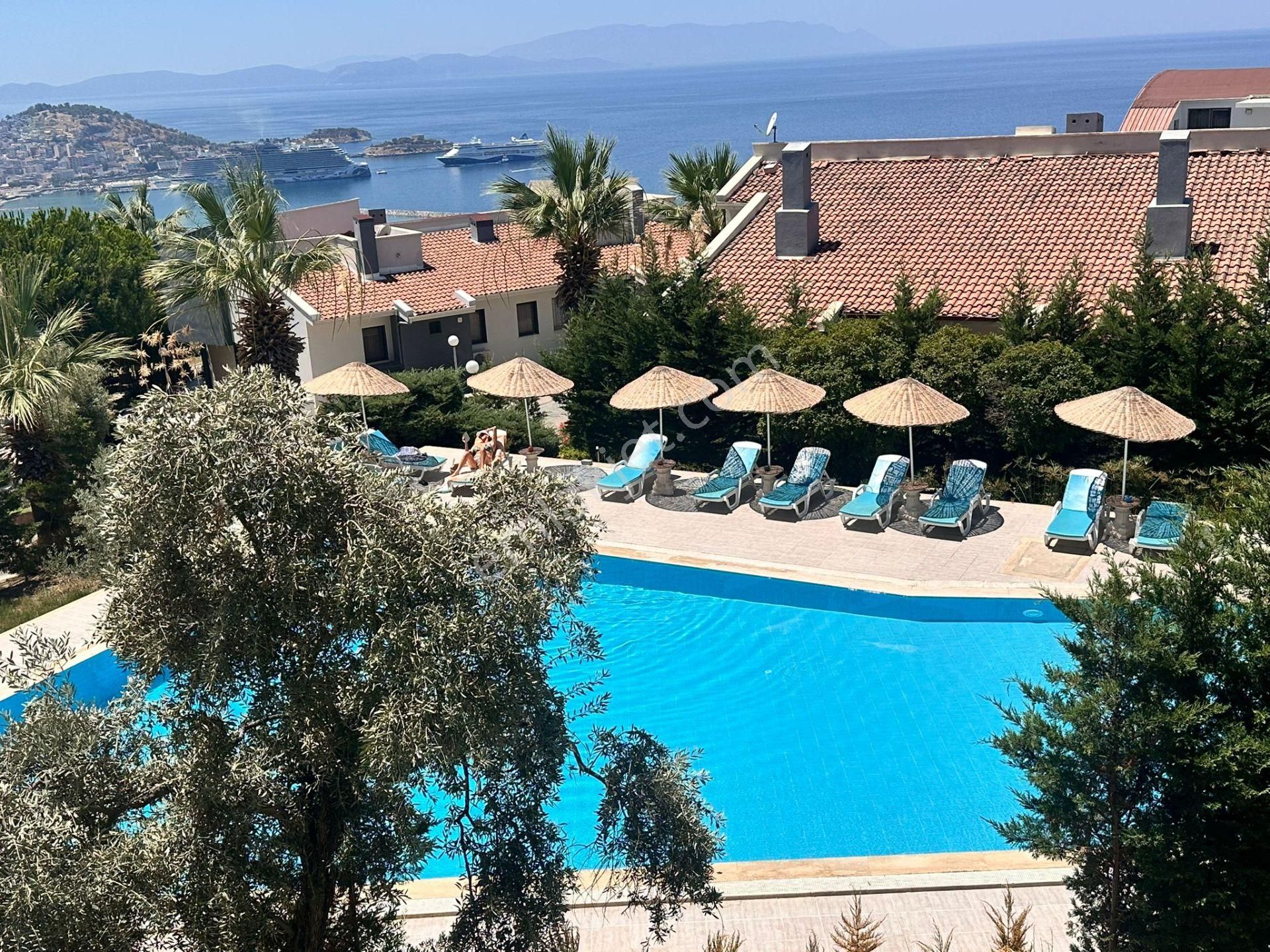 Kuşadası'nda Satılık Ful Deniz Manzaralı Masrafsız Daire - Görsel 15