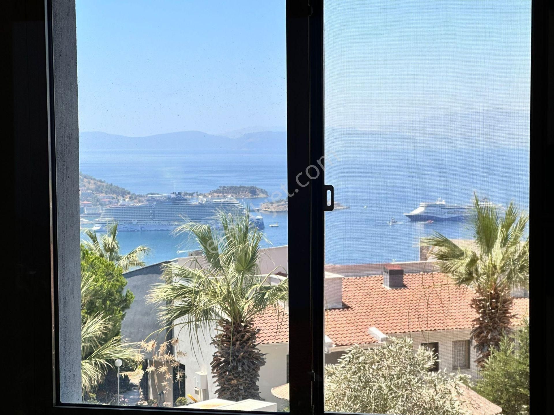 Kuşadası'nda Satılık Ful Deniz Manzaralı Masrafsız Daire - Görsel 16