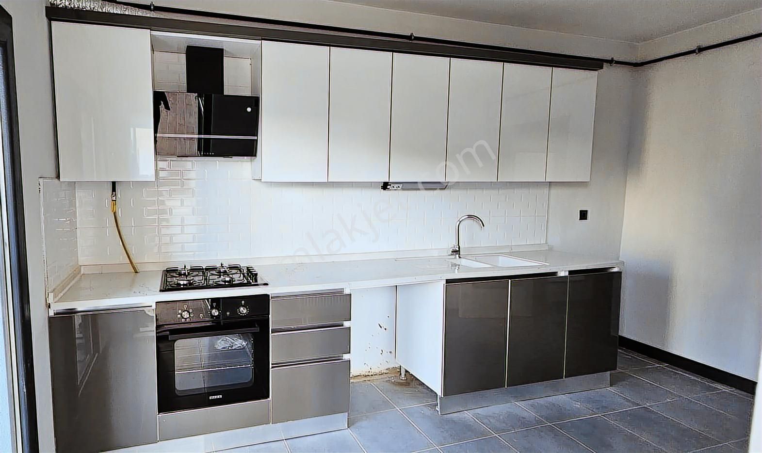 Aliağa 2. Etap Toki Konutları'nda 3+1 Ara Kat Kiralık Daire - Görsel 27