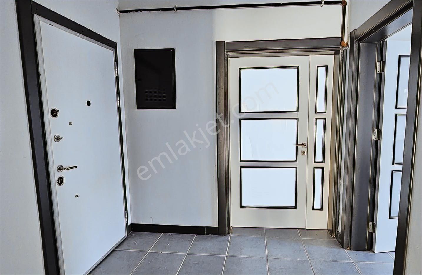 Aliağa 2. Etap Toki Konutları'nda 3+1 Ara Kat Kiralık Daire