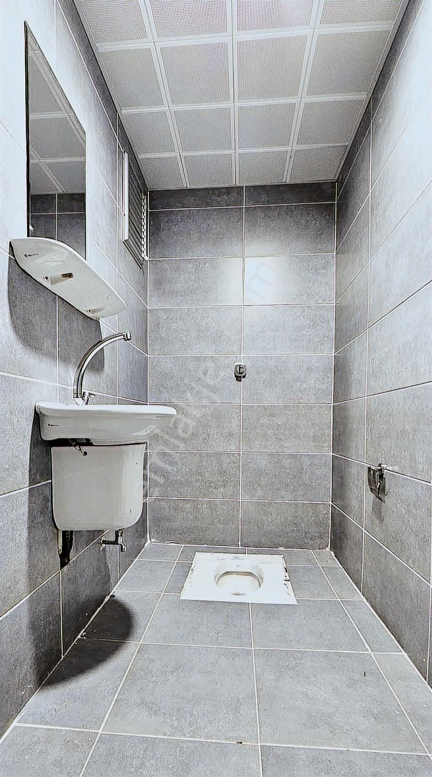 Aliağa 2. Etap Toki Konutları'nda 3+1 Ara Kat Kiralık Daire - Görsel 24