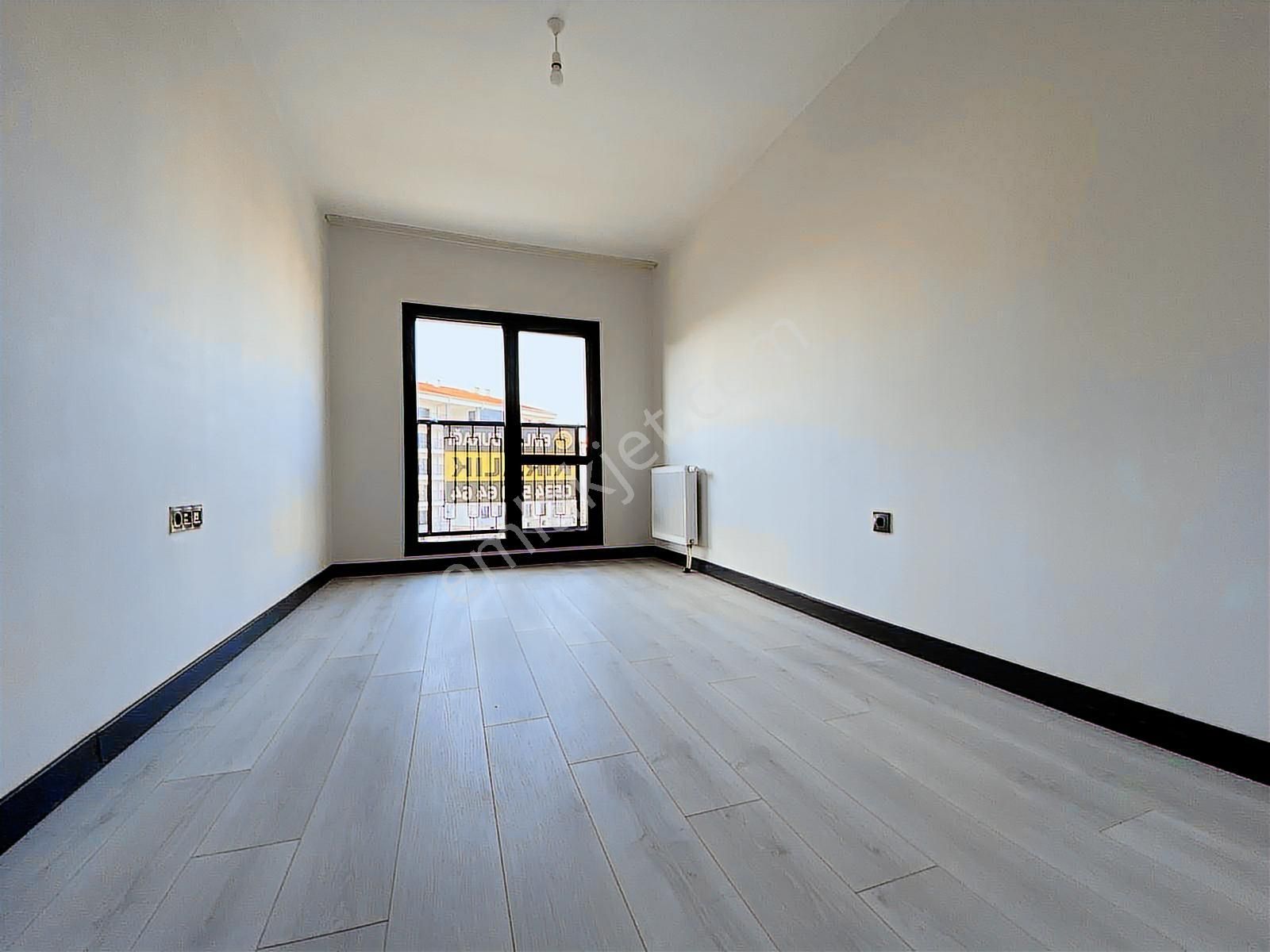 Aliağa 2. Etap Toki Konutları'nda 3+1 Ara Kat Kiralık Daire - Görsel 2