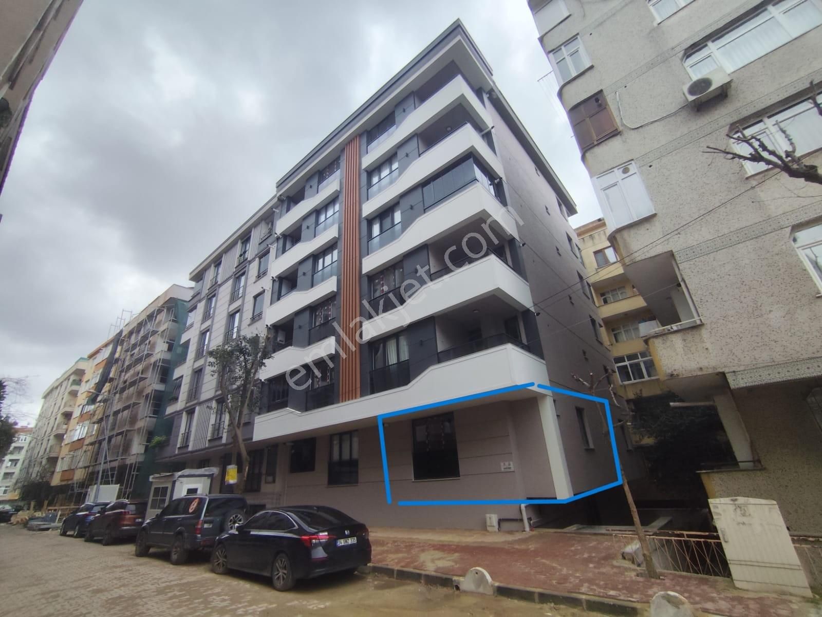 Azmir'den Kupa Yakını Satılık 1+1 Yüksek Giriş Daire For Sale - Görsel 3