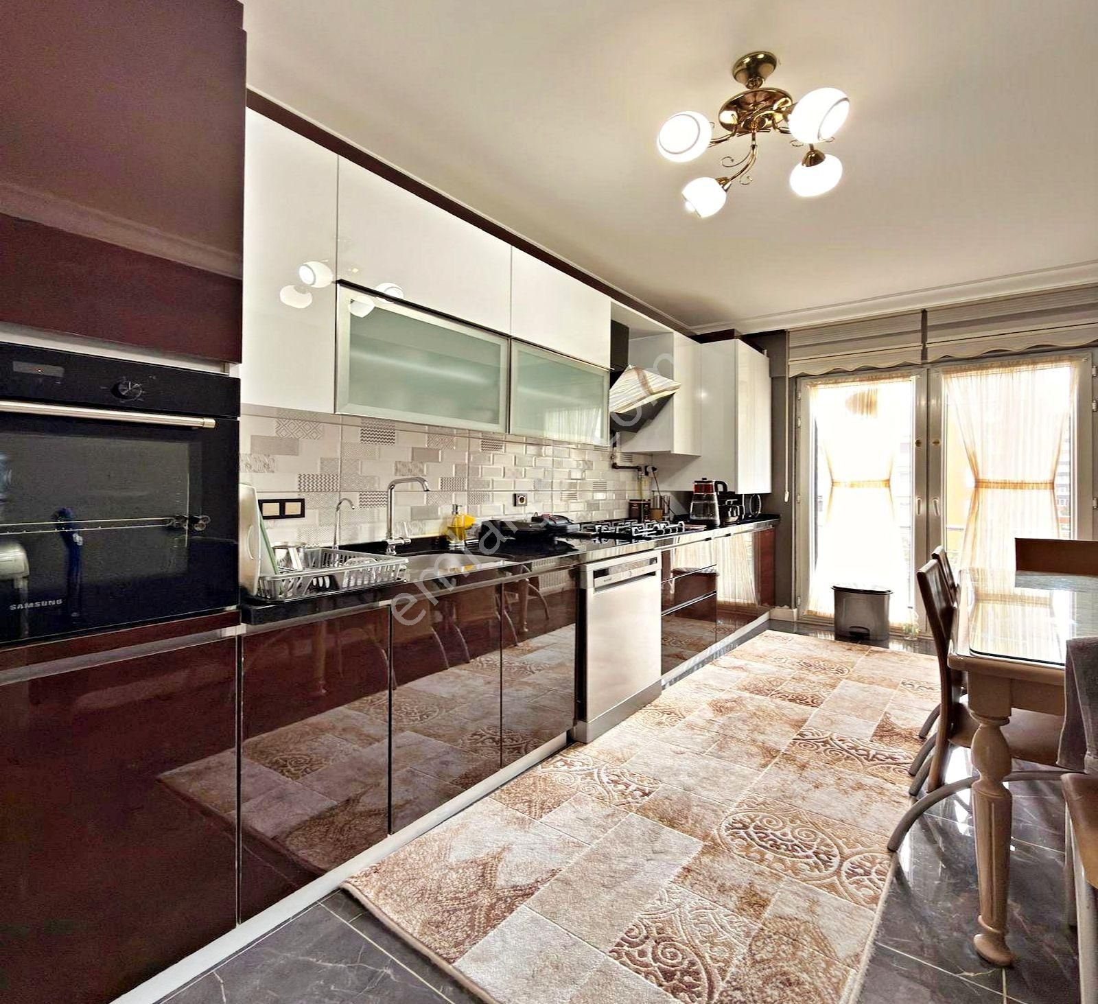 Adnan Kahveci Mahallesi Site İçi Full Dekorlu 3+1 Satılık Daire - Görsel 3